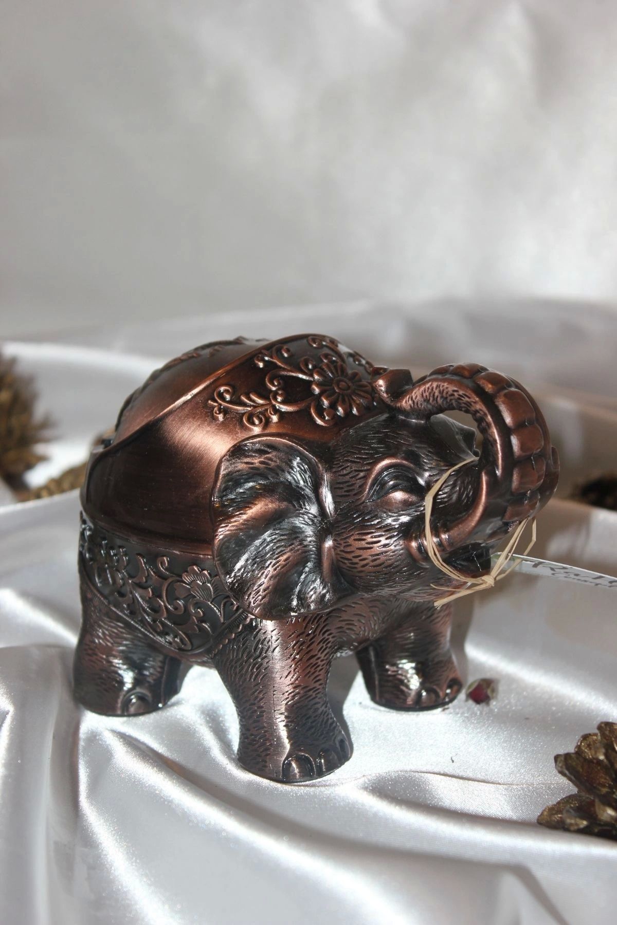 RaHan-ashtray metal ashtray with Elephant Figure 3
