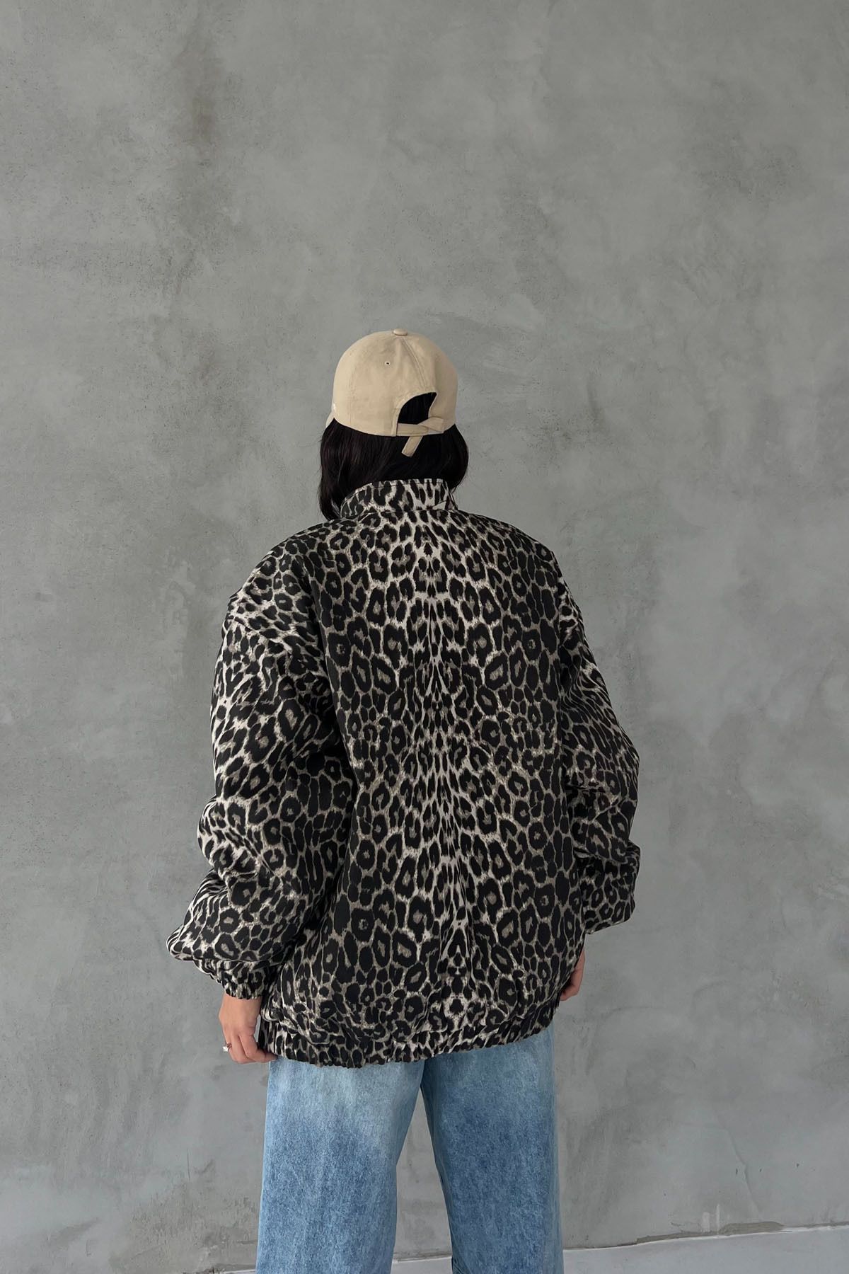Seda Yalçın Atelier-Cream Leopard Patterned Coat with Elastic Waist and Sleeves 5