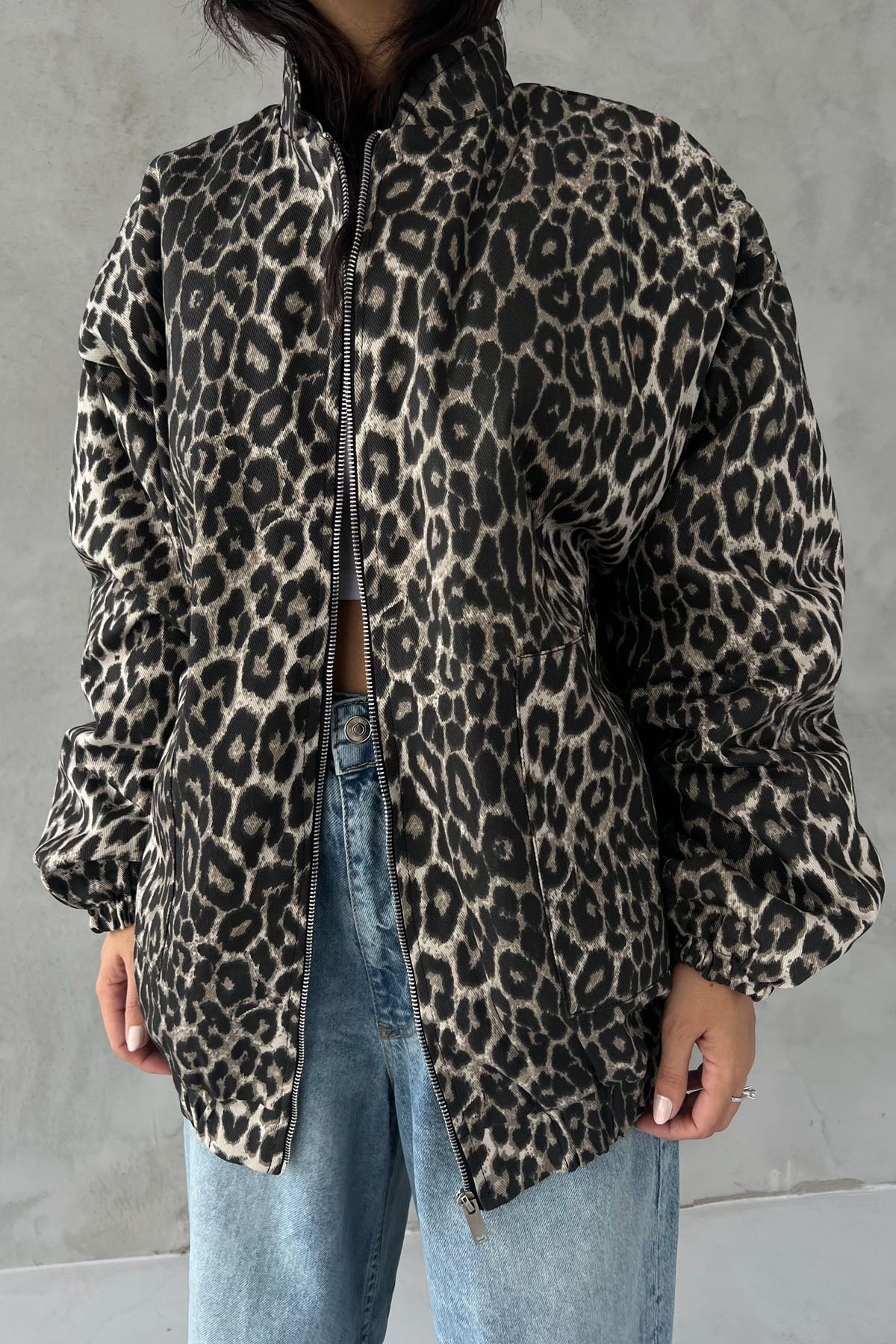 Seda Yalçın Atelier-Cream Leopard Patterned Coat with Elastic Waist and Sleeves 4