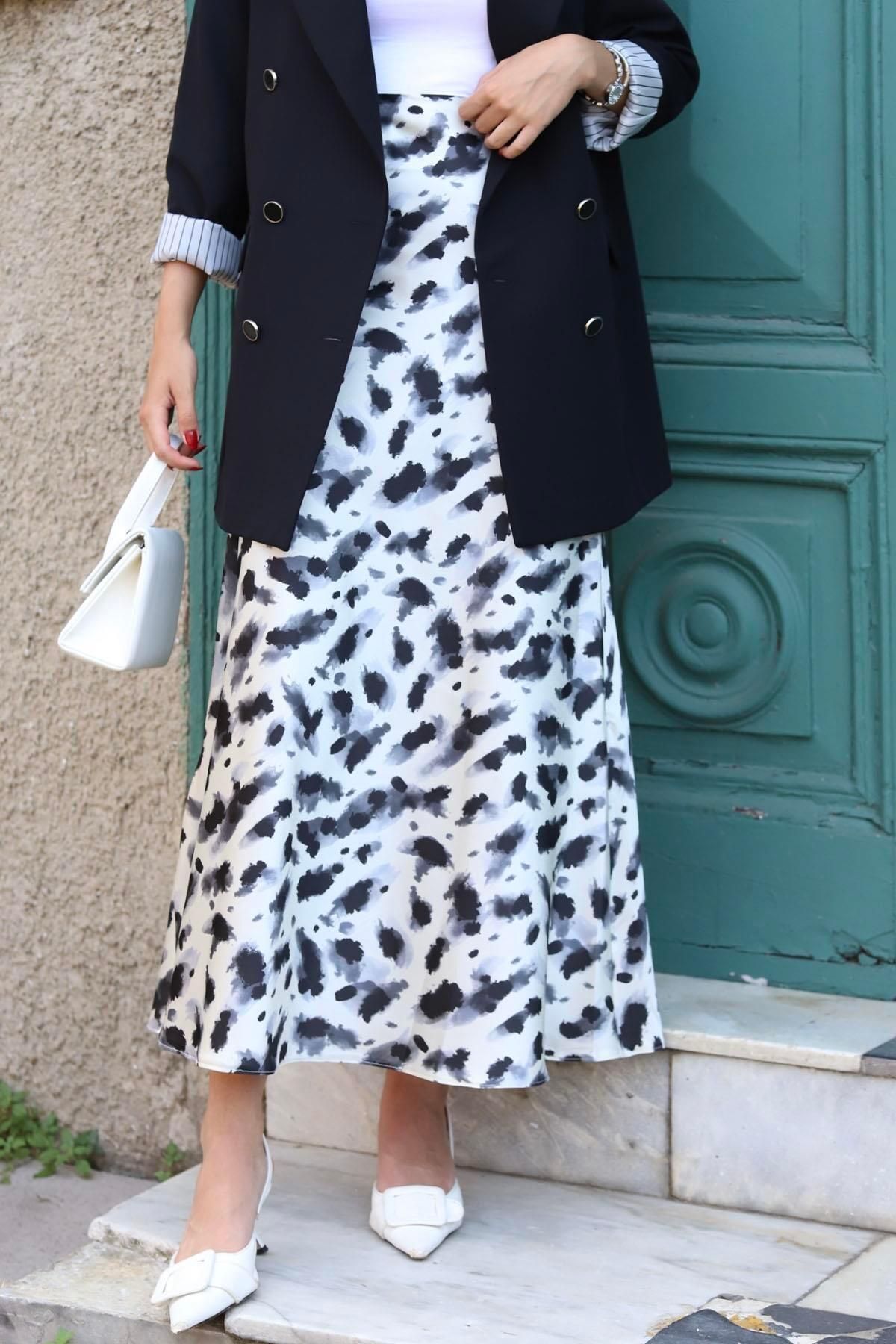 Modaensarbutik-Black Satin Skirt - Leopard Pattern 2
