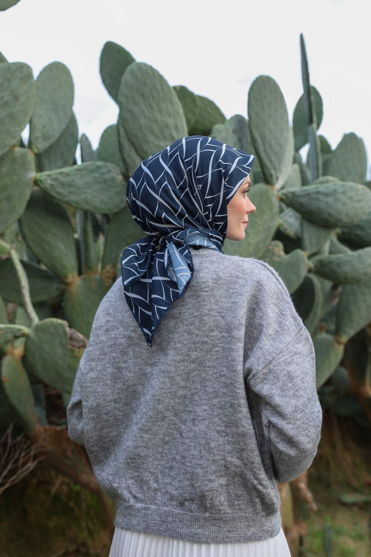 İpekhan-Evoline Pattern Soft Scarf Dark Navy 1168-06 4