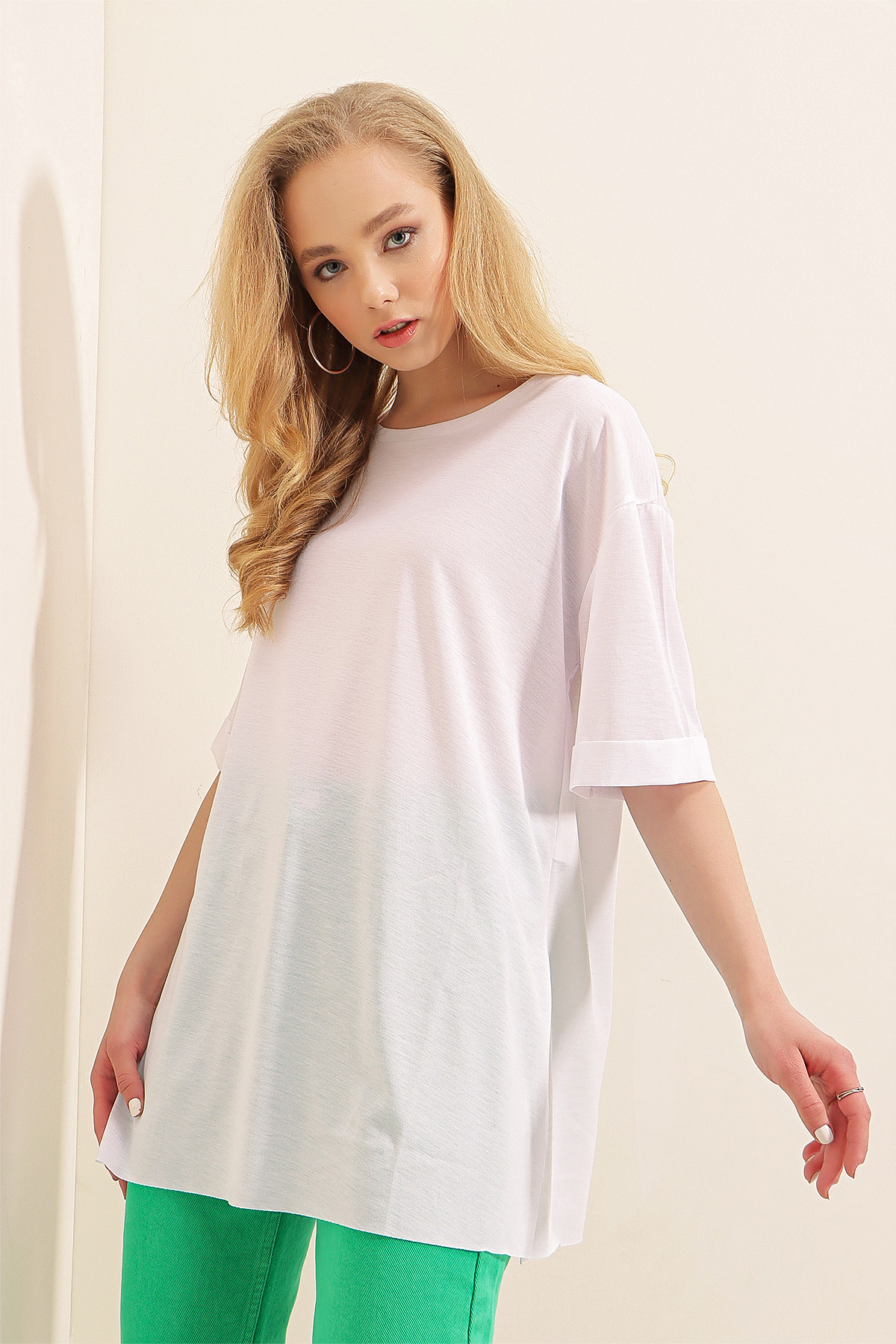 Bigdart-4123 T-shirt oversize z rozcięciem - biały 3