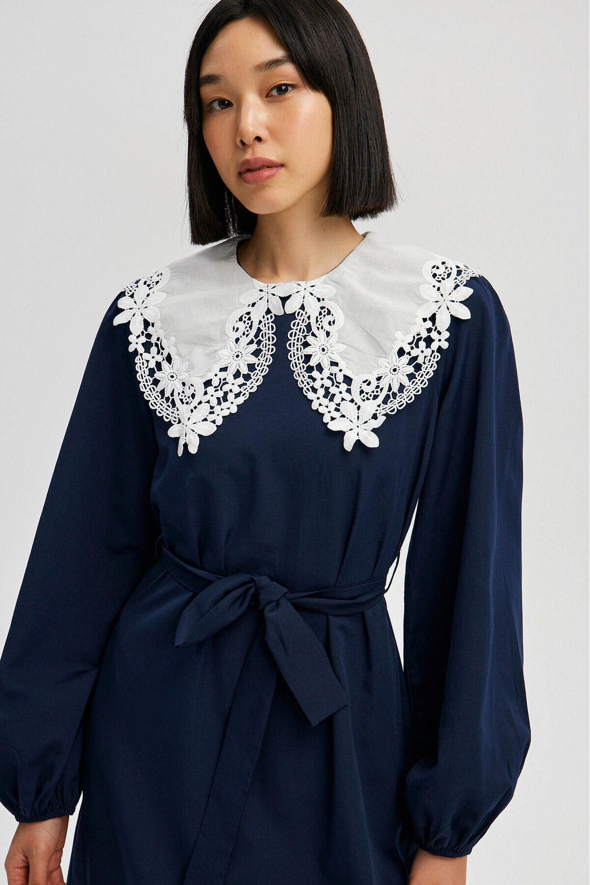 Touché Privé-LACE COLLAR DETAILED POPLIN DRESS 3