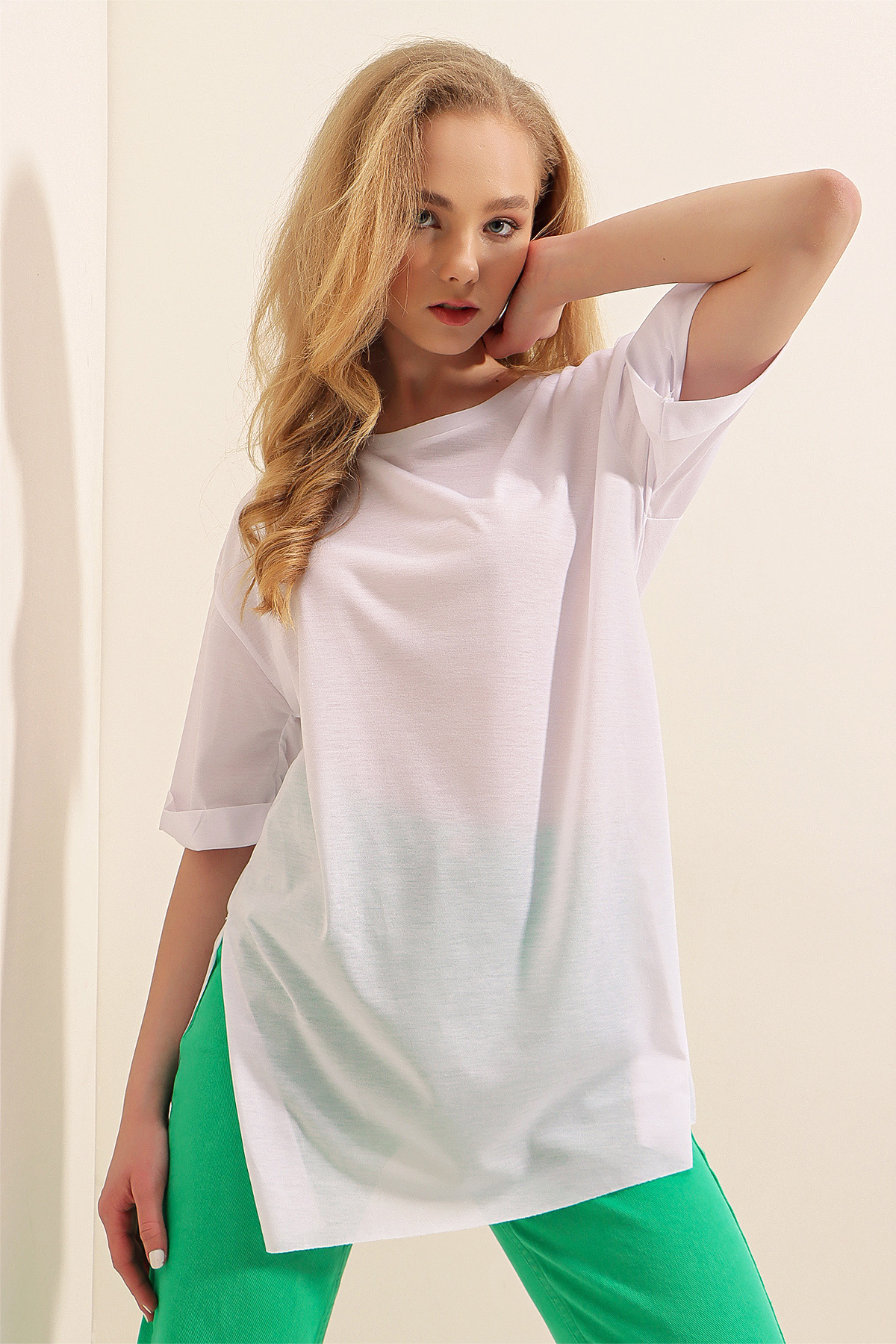 Bigdart-4123 T-shirt oversize z rozcięciem - biały 5