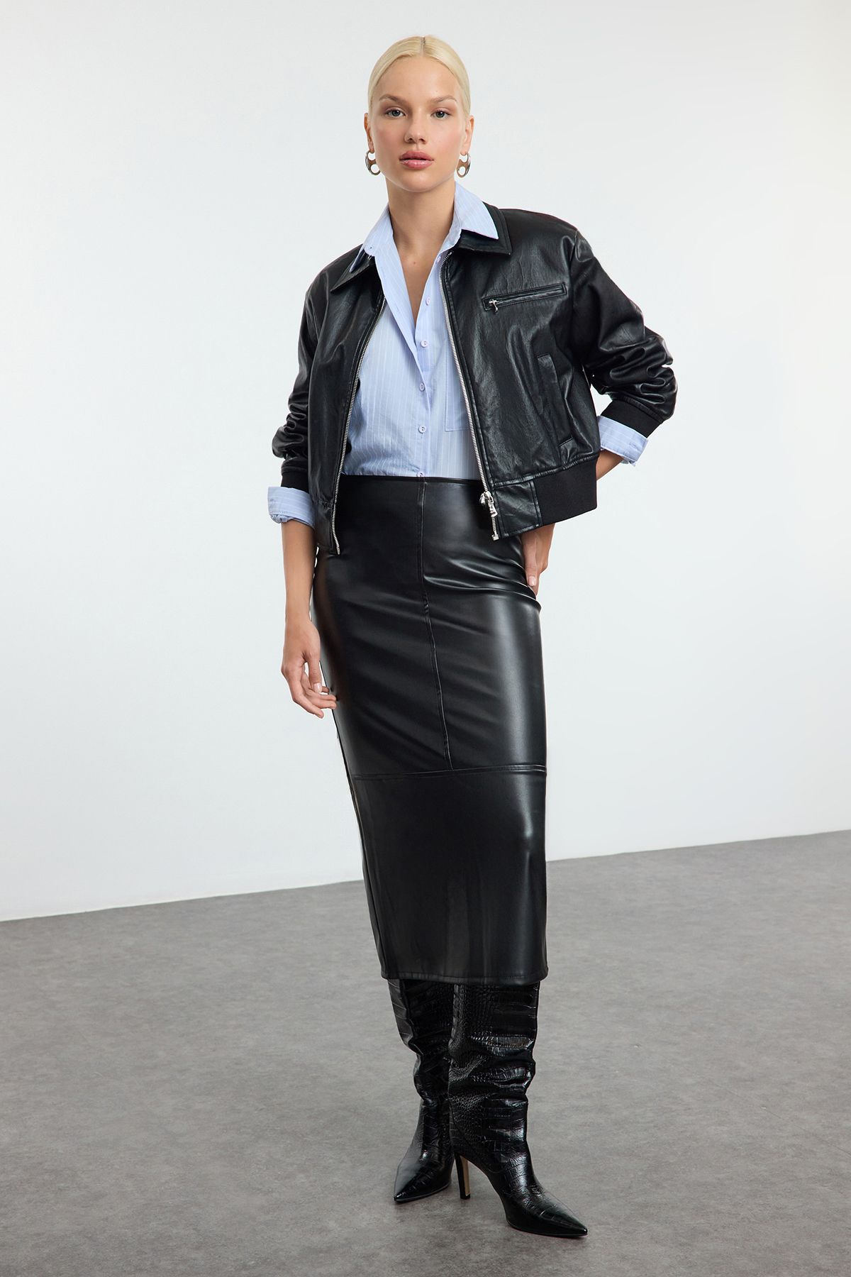 Trendyol Collection Schwarzer Bleistiftrock Mit Schlitz Und Hoher Taille Twoaw25et00090 für Damen - M