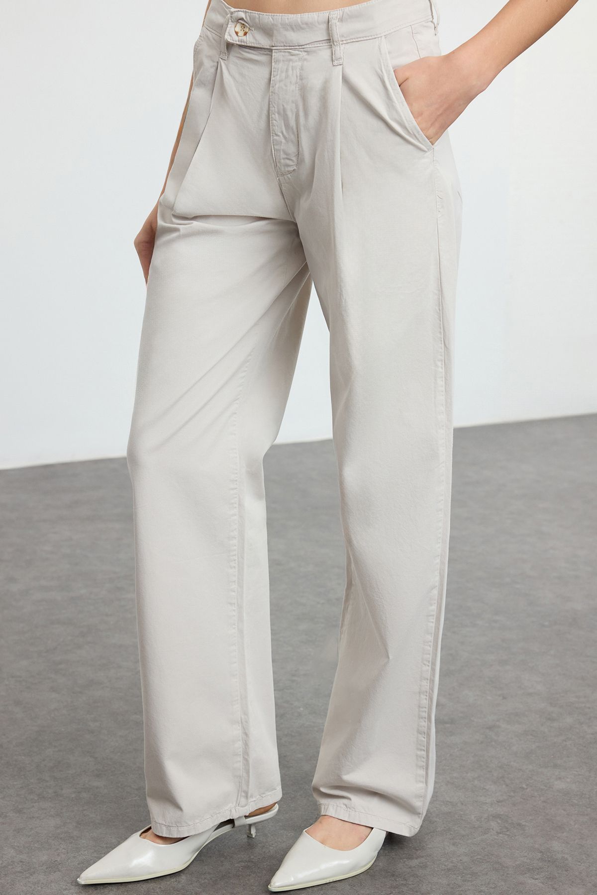 Trendyol Collection-Pantaloni largi plisați cu talie joasă - TWOAW25JE00247 3