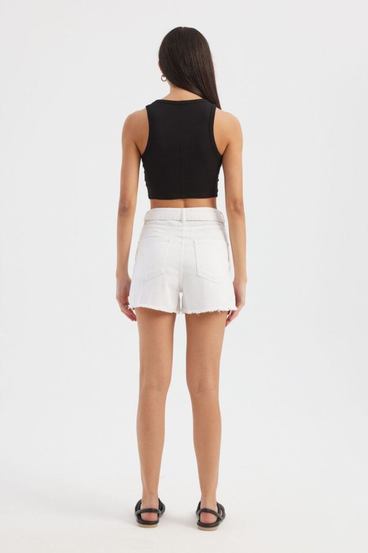 Hiccup-Medium Length Shorts with Belt Detail 4