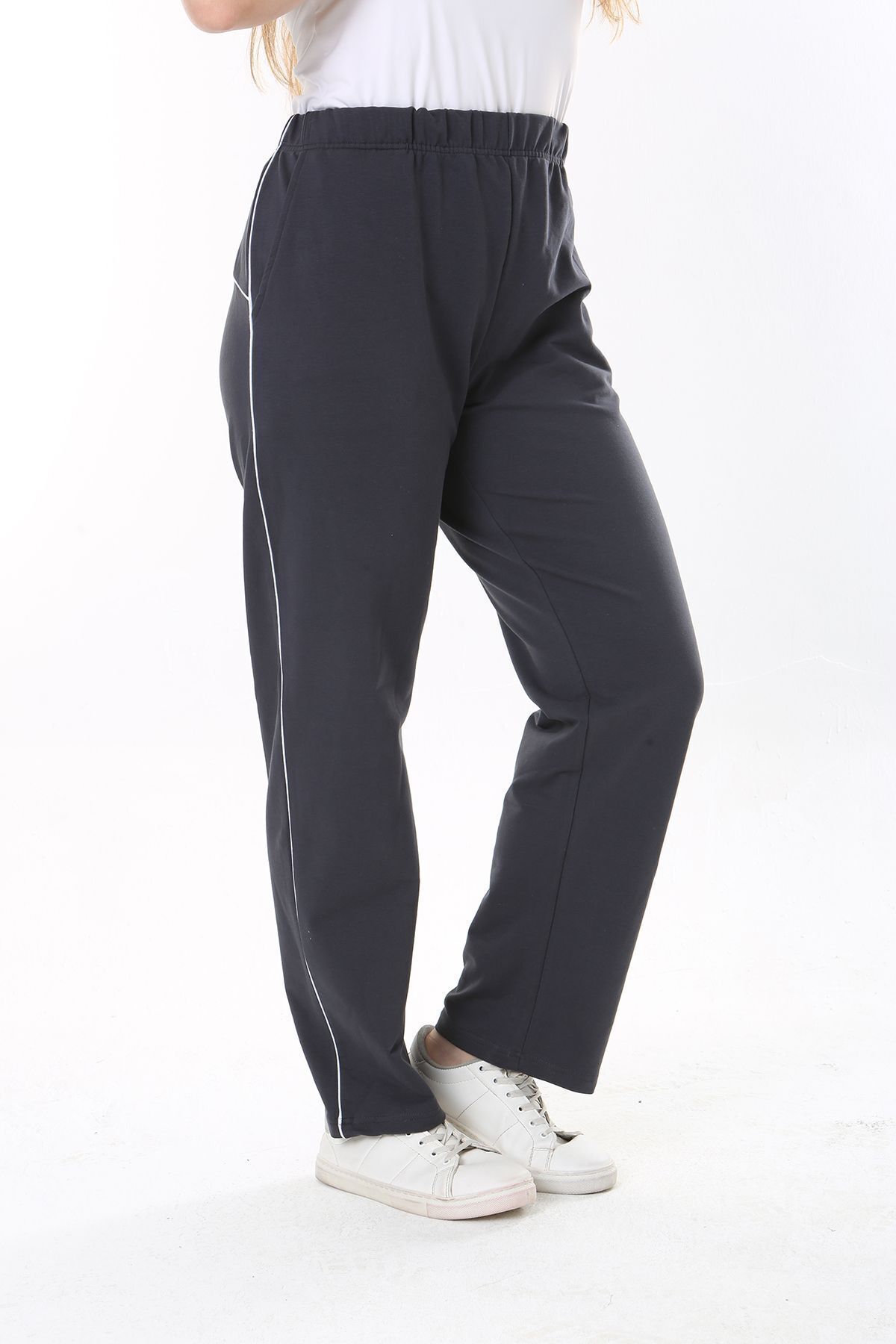 Şans-Women's Large Size Smoked Piping Detailed Side Pocket Elastic Waist Sweatpants Bottom 65N37840 7