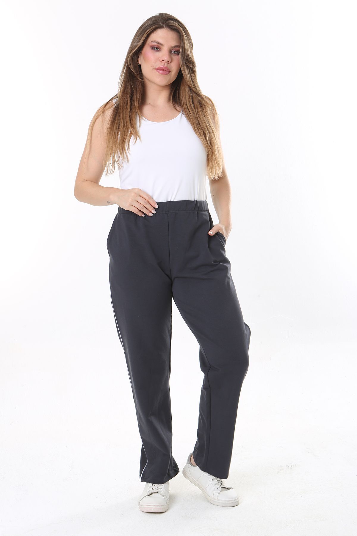 Şans-Women's Large Size Smoked Piping Detailed Side Pocket Elastic Waist Sweatpants Bottom 65N37840 4