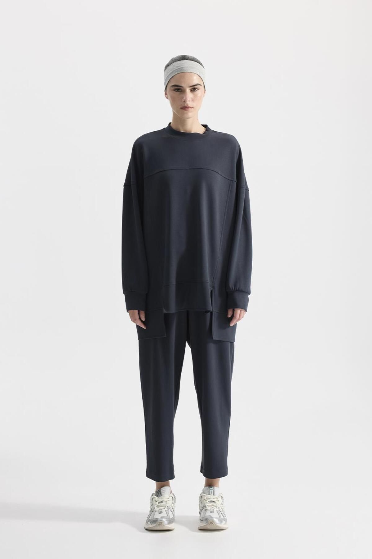 KADRİYE BAŞTÜRK-Asymmetric Cut Modal Knitted Sweatshirt - Smoked 1