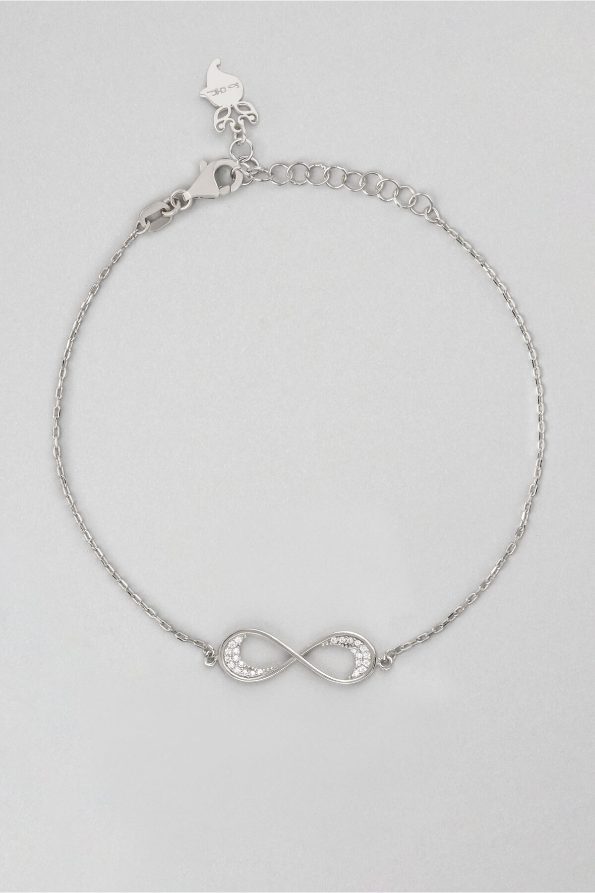 سو شیک دستبند زنجیر نقره 21 سانتی متری با روکش طلای سفید 18 عیار شانس بی نهایت