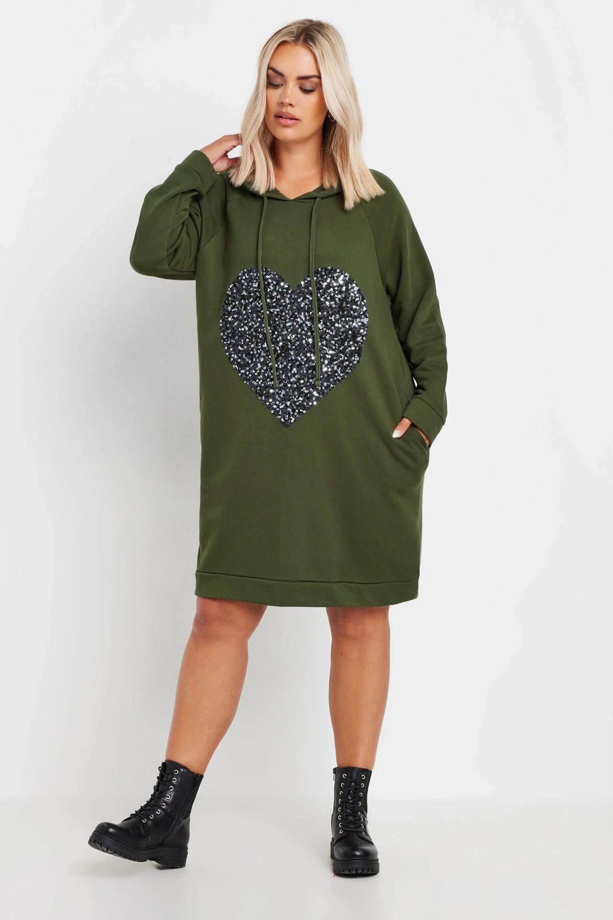 une robe à capuche sweat 303557