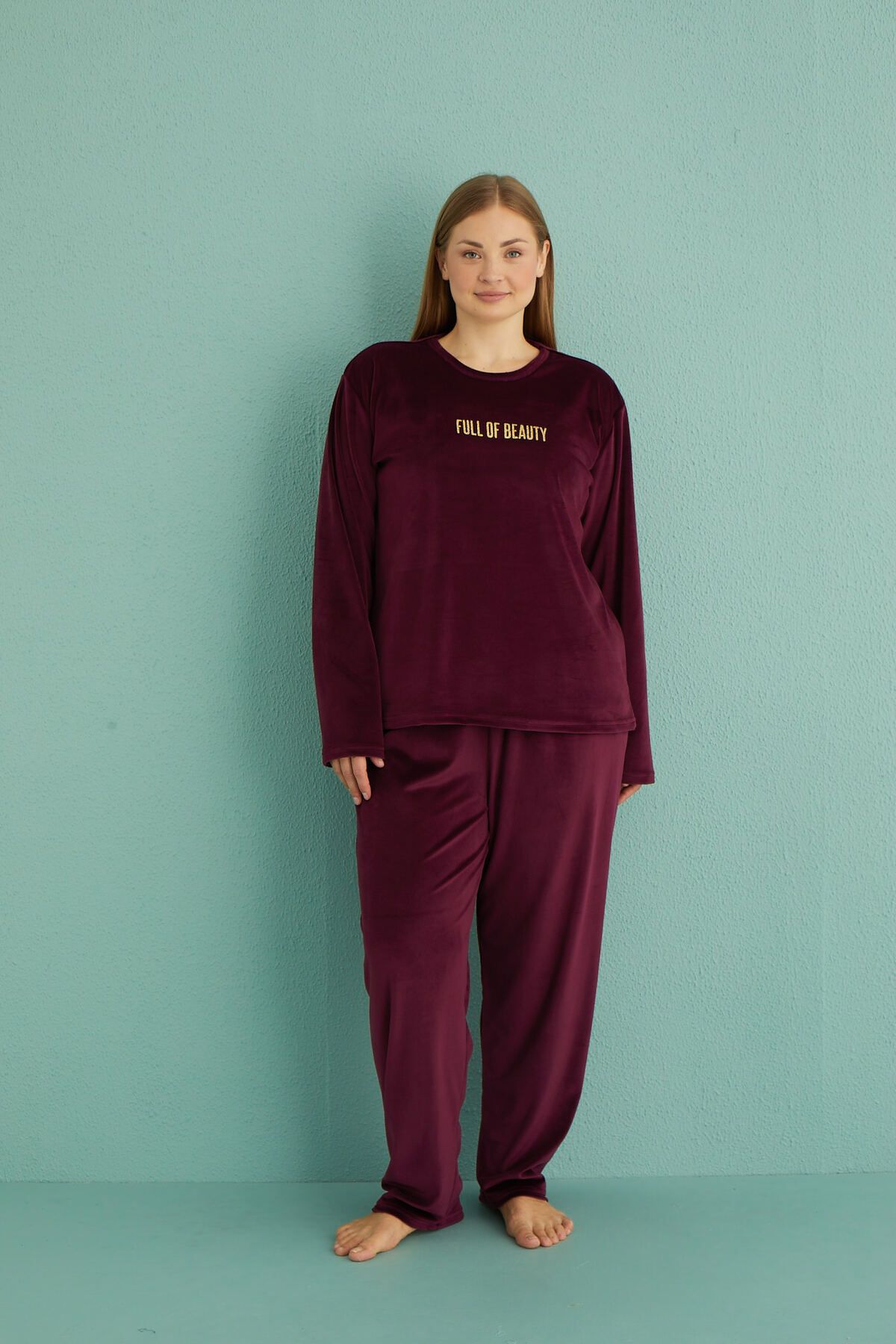 MEBA-Women's Velvet Text Printed Plus Size Pajama Set 1