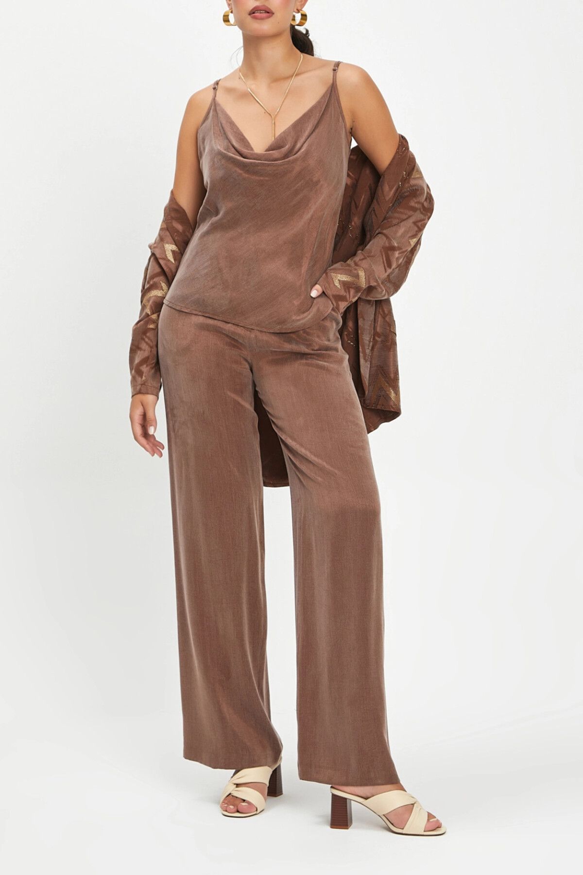 SERPİL-Self Patterned Degaje Collar Brown Triple Suit with Lace-Up Pockets on the Waist 40425 2