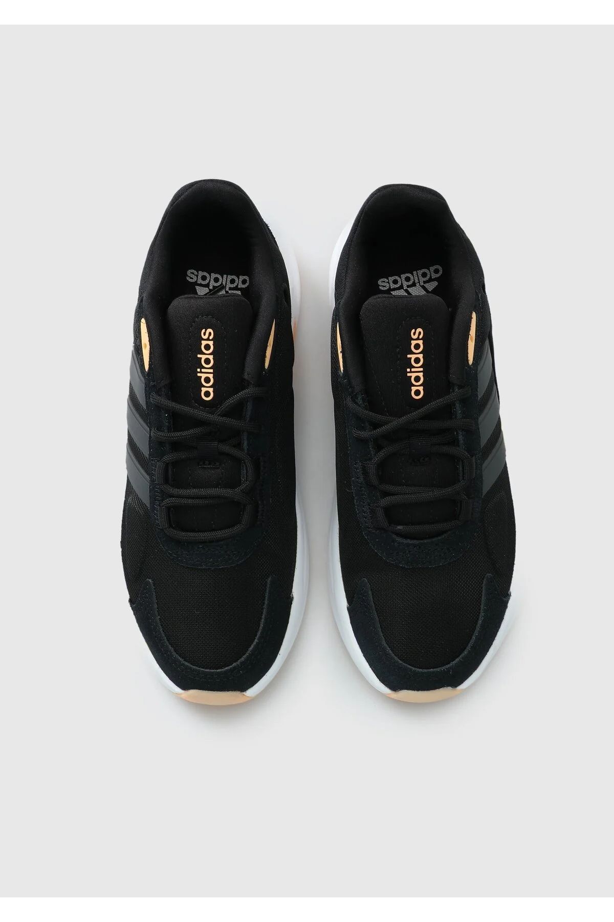 کفش پیاده روی سفید زنانه IG9796 مخصوصاً دزدکی های سیاه adidas