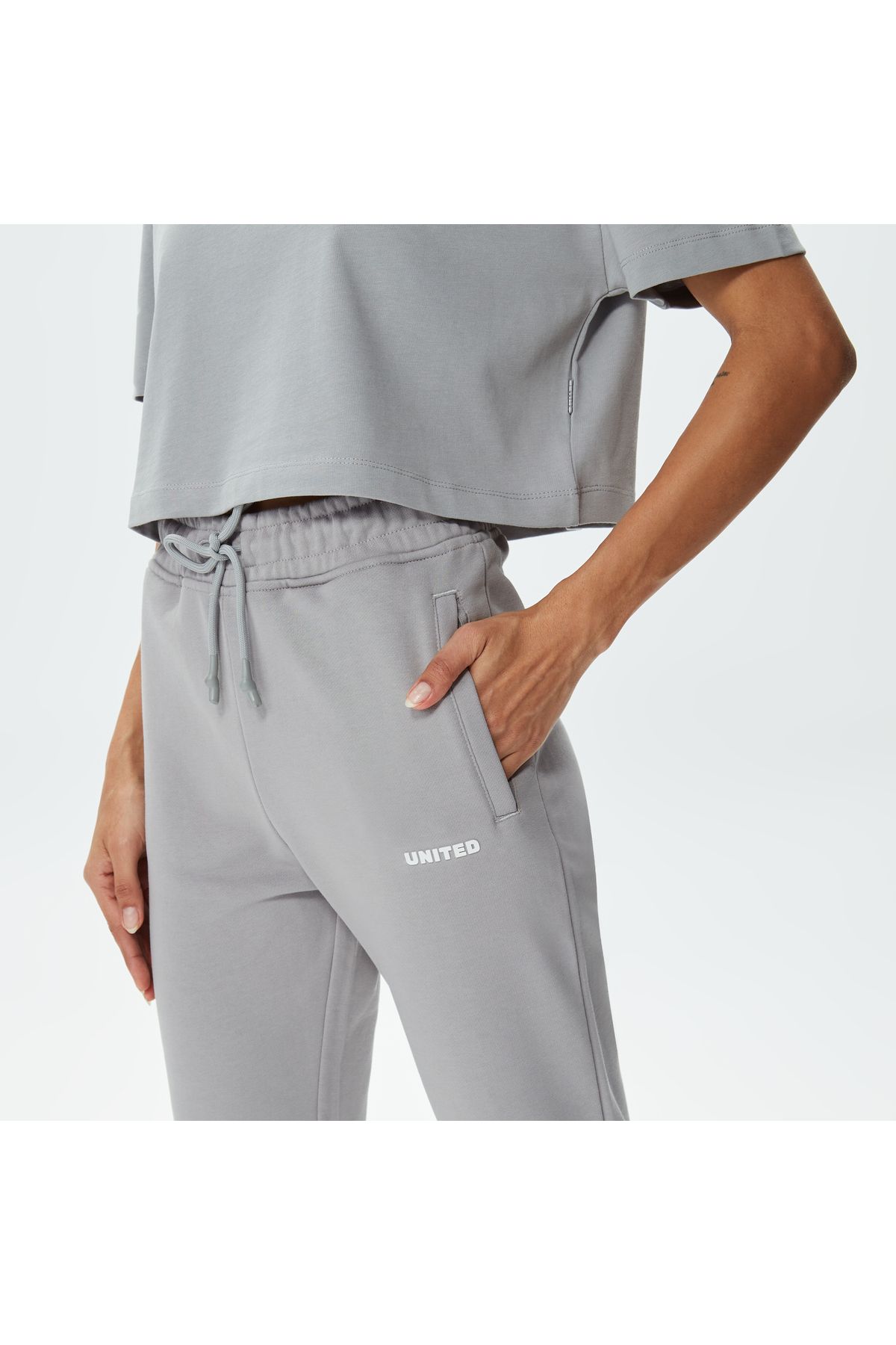 United 4-United4 Classic Women's Gray Sweatpants 4