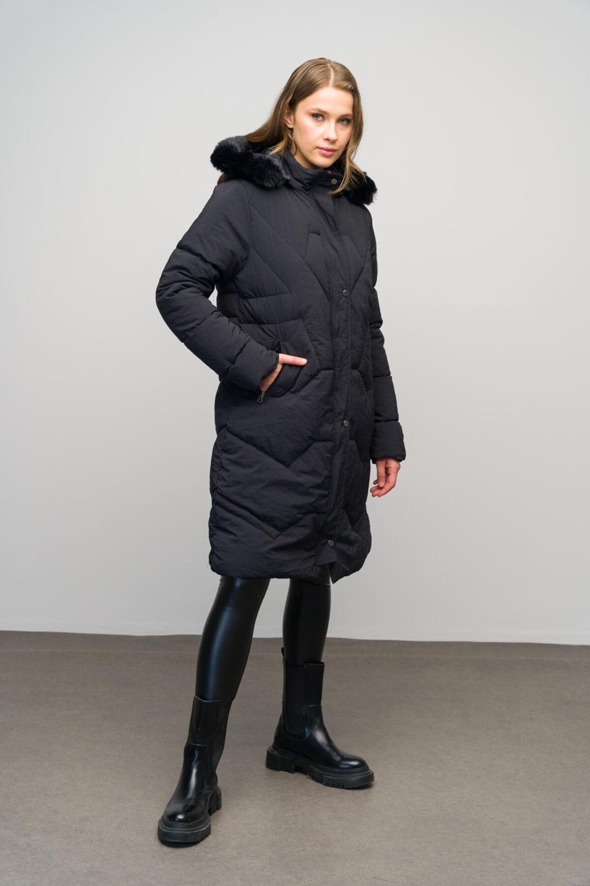 Olcay-Patterned Quilted Coat - Detachable Fur and Hood, Black 6620 7