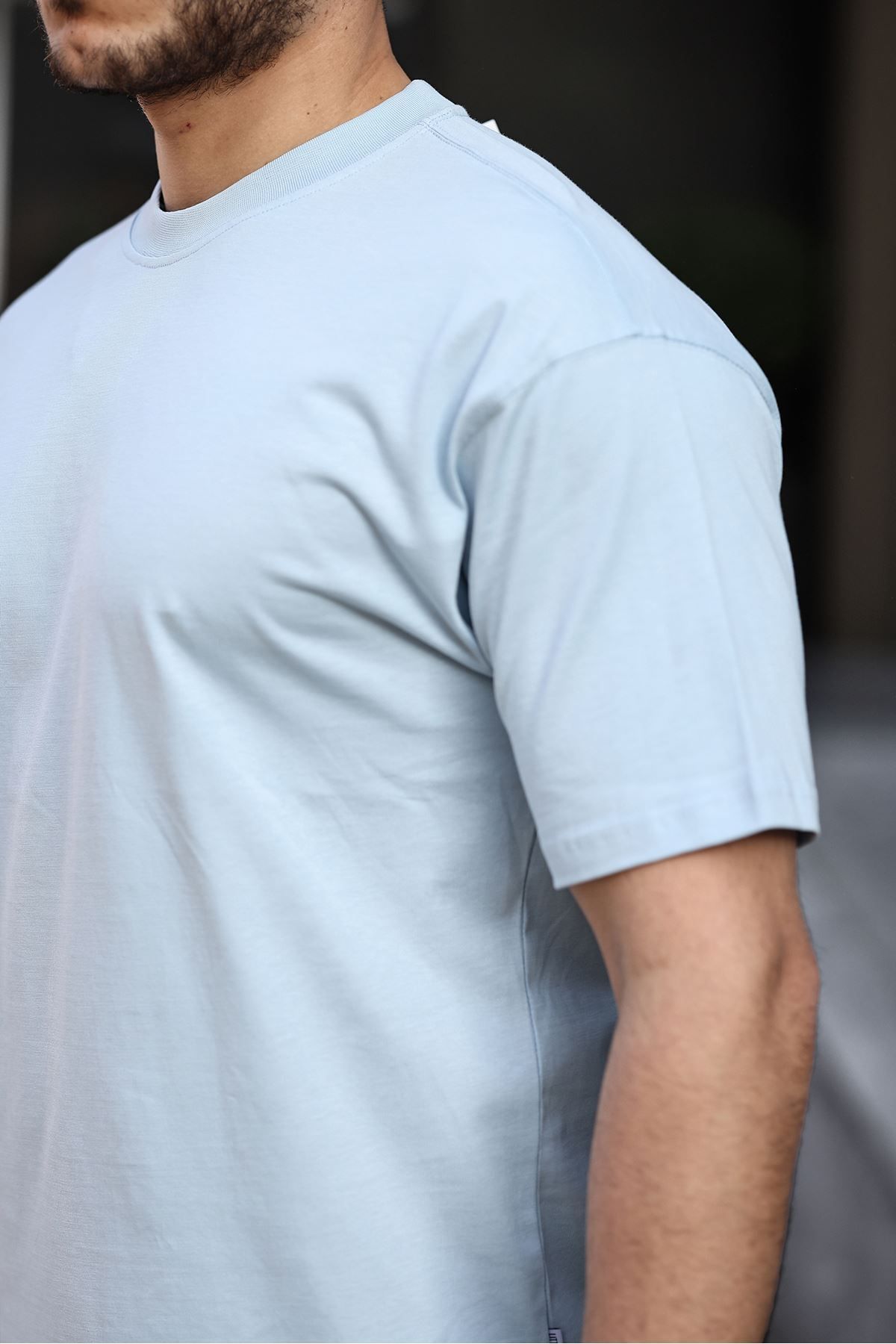 تی شرت آبی مردانه TURQUOISE OVERSIZ 100 ٪ پنبه 16 1 ضخیم GRAMAJ BASIC T SHIRT منگو LTC Jeans