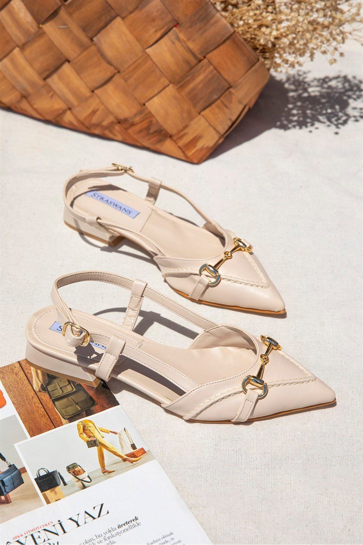 STRASWANS-Sementa Women's Buckle Detail Heeled Shoes Beige 1