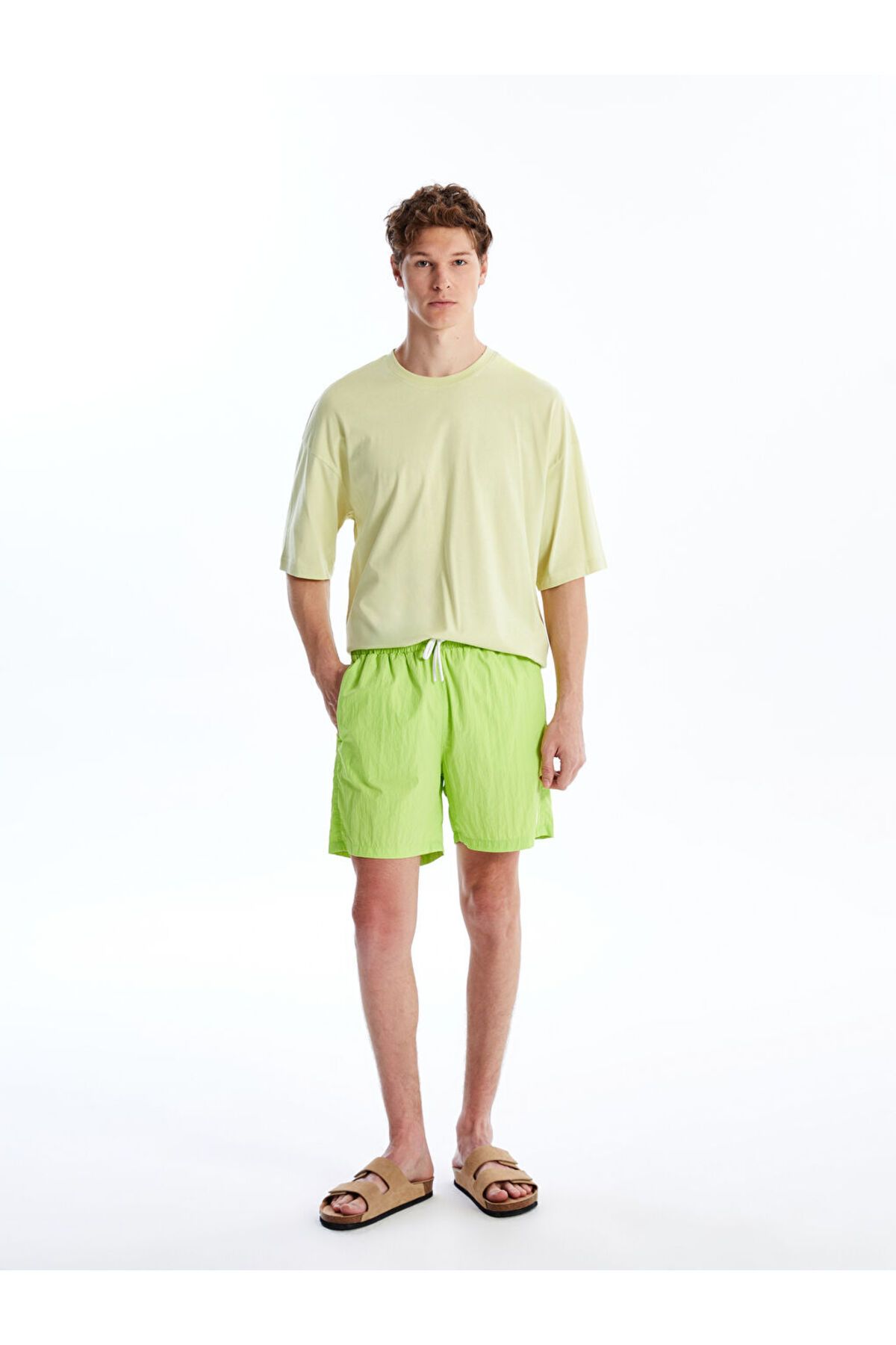 LC Waikiki Yeni Sezon Kisa Boy Basic Erkek Deniz Sortu - S4BL84Z8