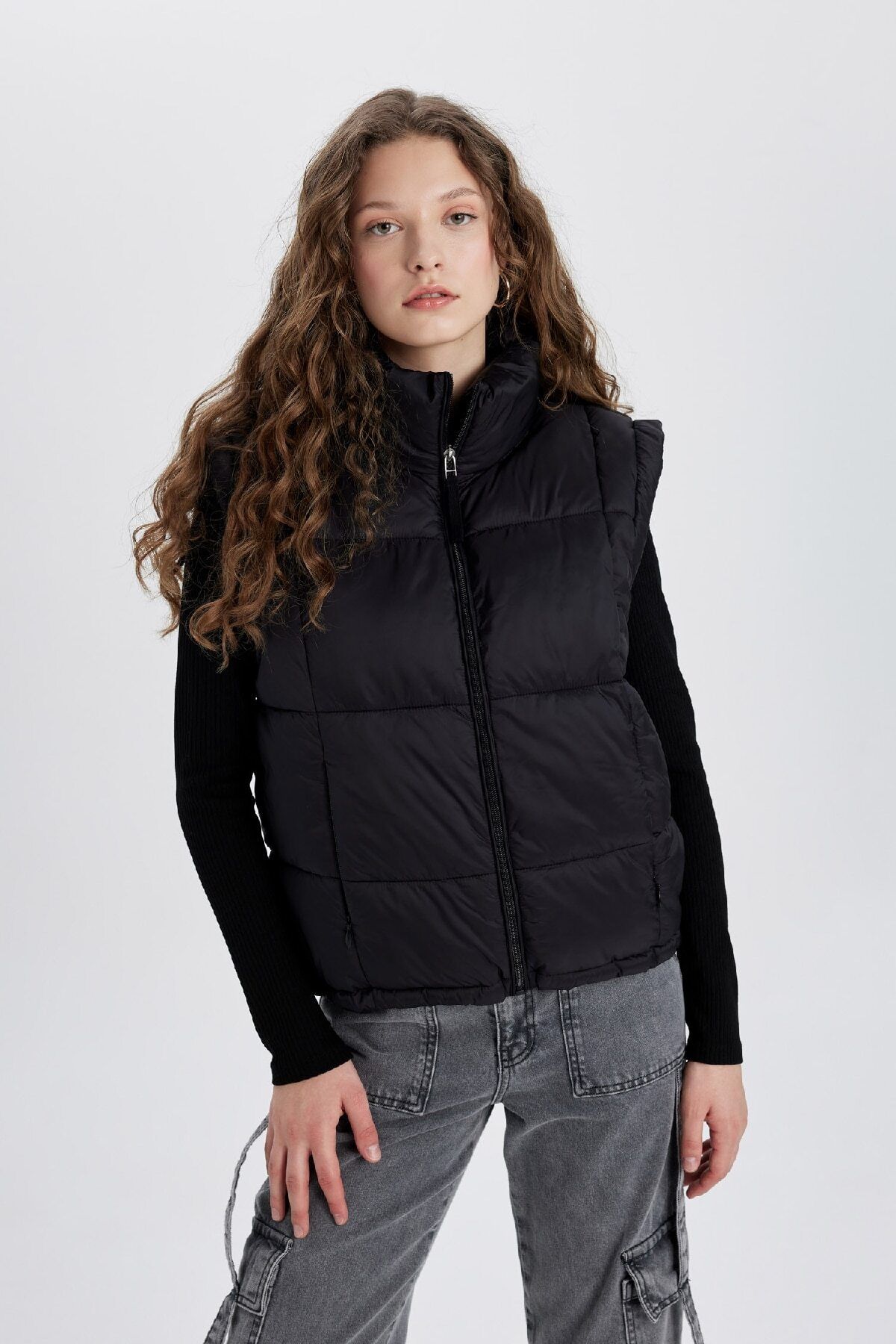 DeFacto-Water Repellent Zippered Puffer Vest - Quilted, Regular Fit A0979Ax24Au 4