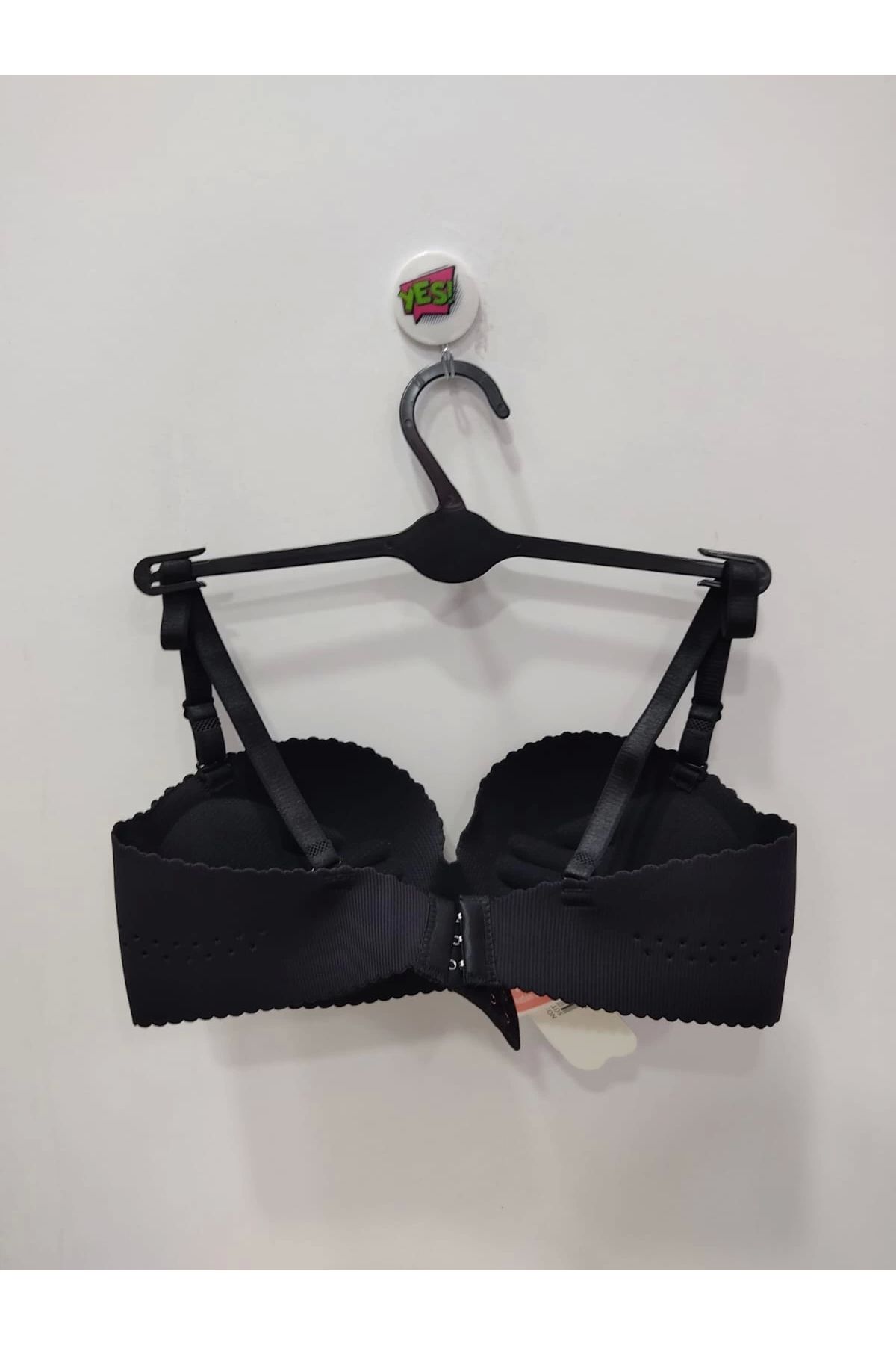 F.K-Laser Cut Non-Wired Corded Black Bra with Hand Support - 1244 2