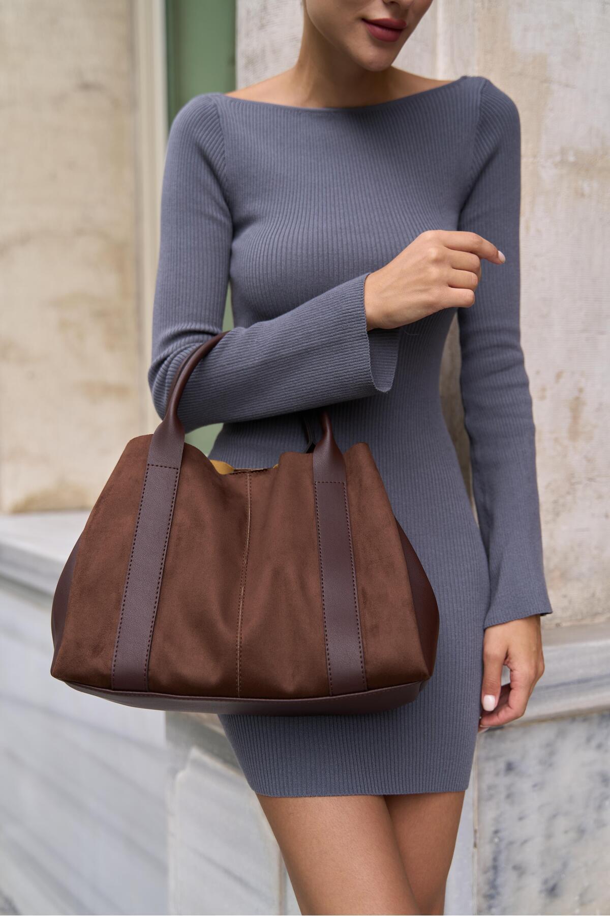 Madamra-Braune Damen-Hand- und Umhängetasche aus Wildleder mit Streifen und Lederdetails 3