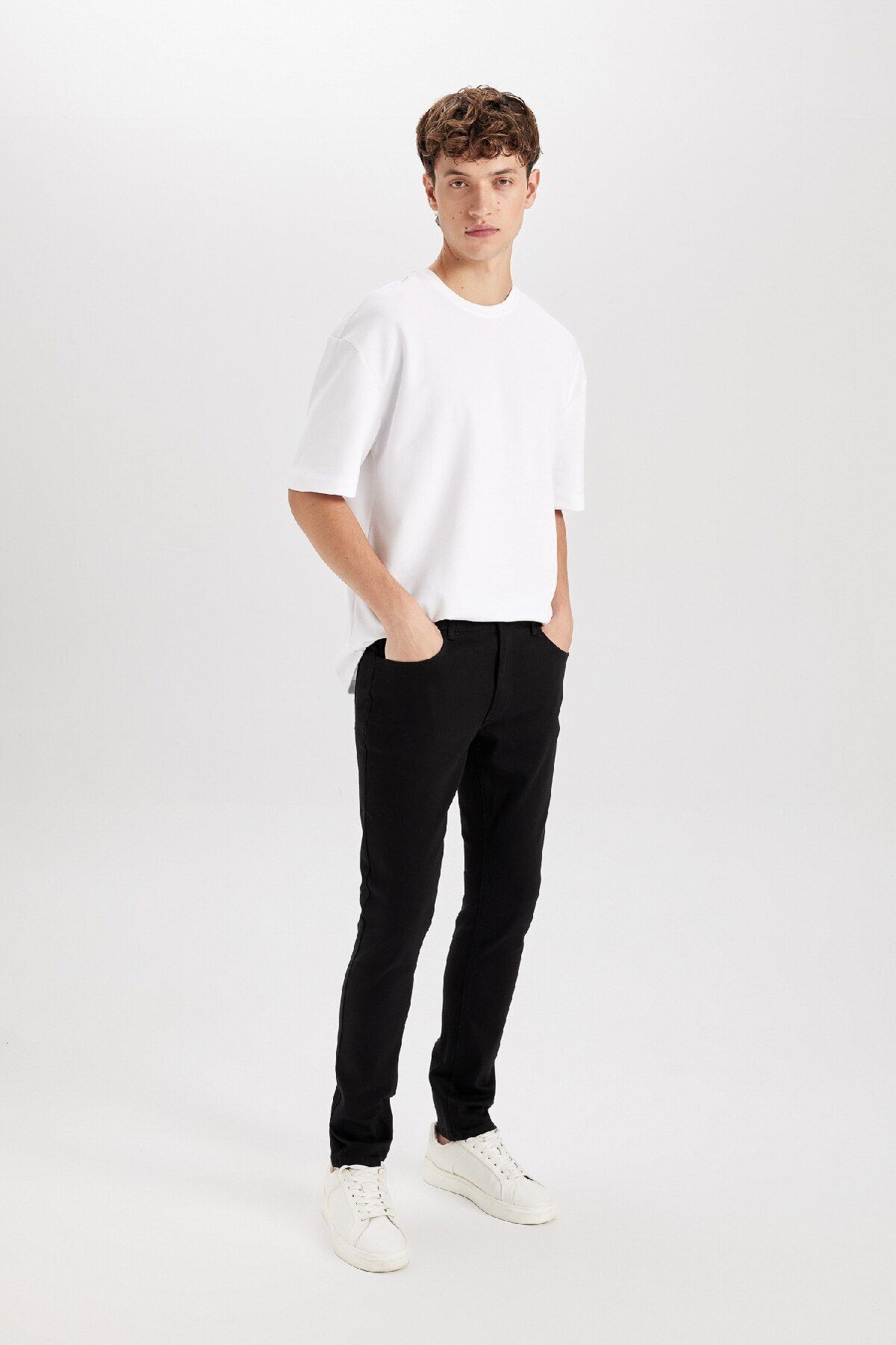 DeFacto-Pedro Slim Fit Narrow Fit Pravidelný pás Džínové nohavice S2711Az24Au 3