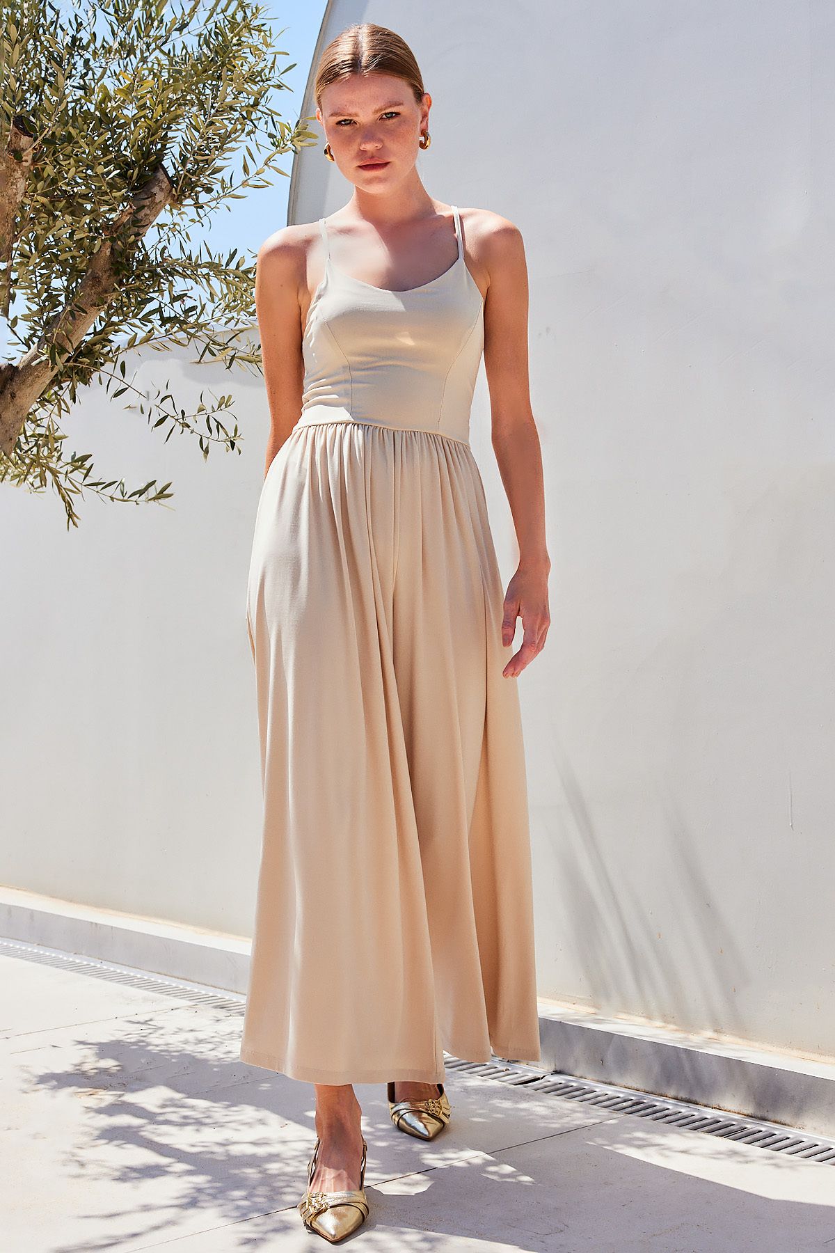 Bigdart-Bézs 7029 modell széles lábú pántos jumpsuit 3