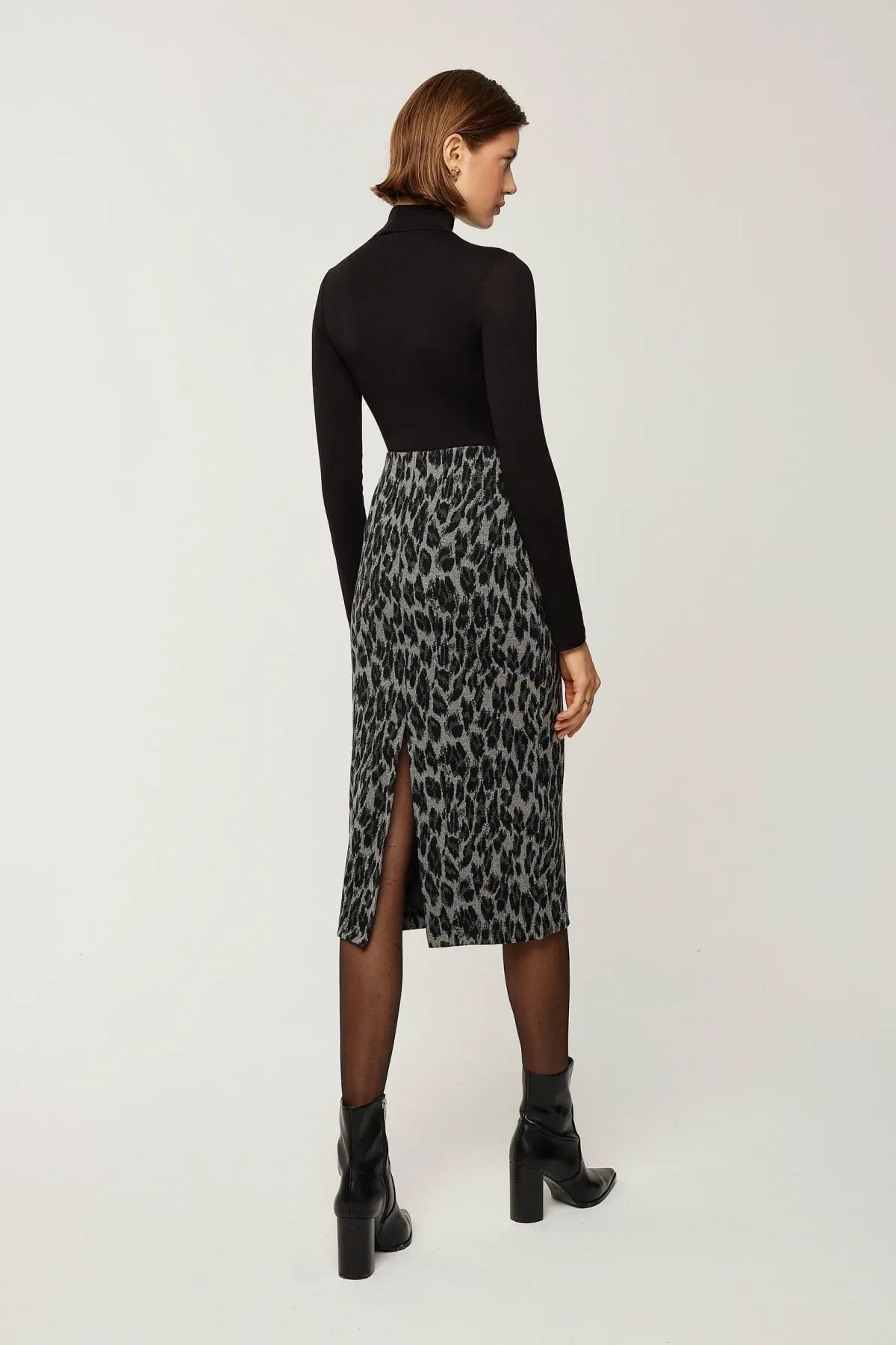 Hiccup-Slim Fit Leopard Patterned Midi Skirt 4