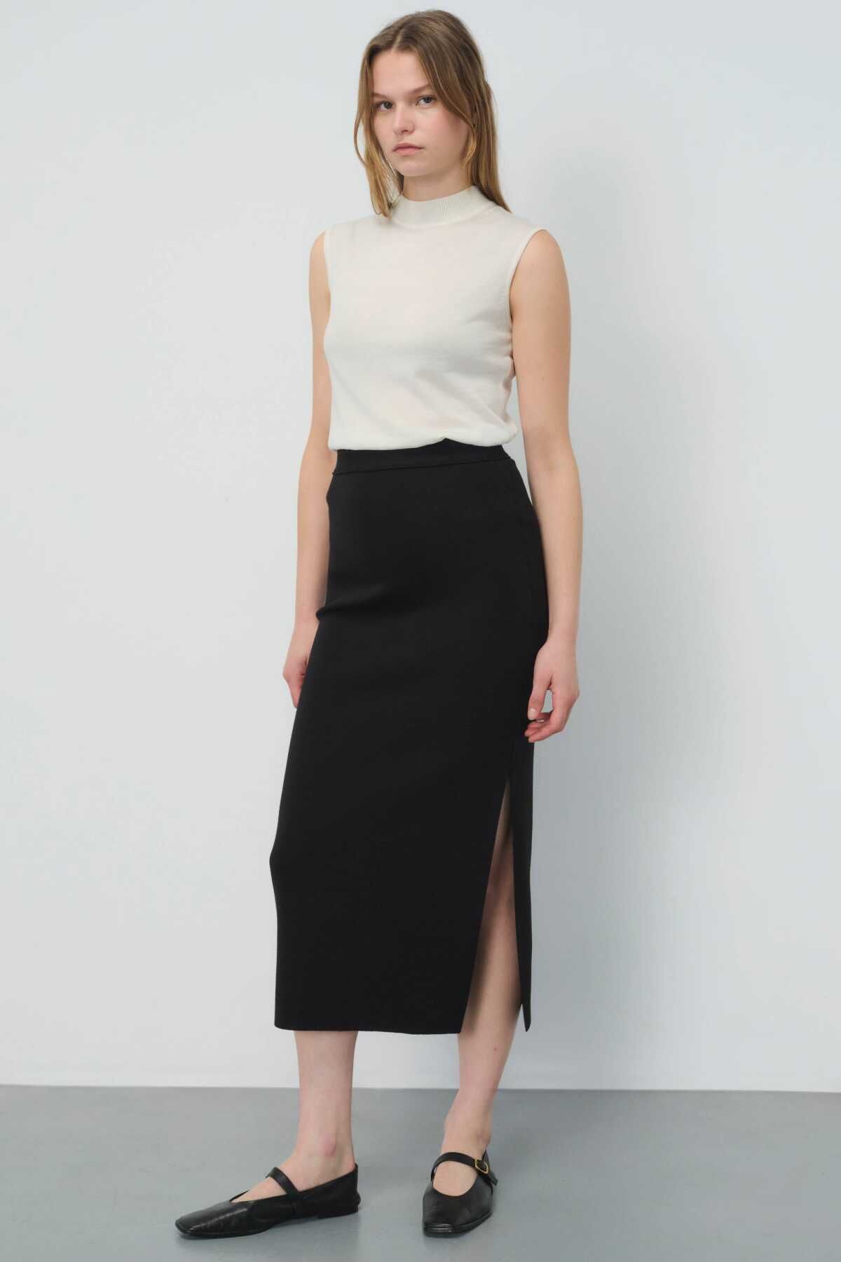 complete the look image