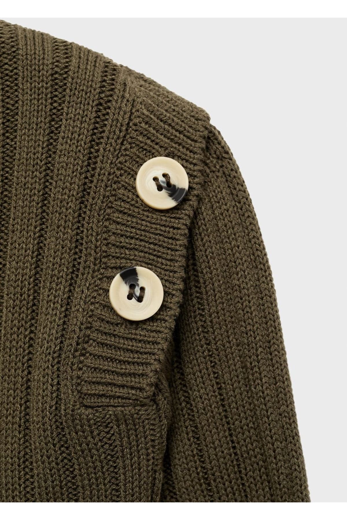 MANGO Woman-Shoulder Buttoned Sweater 5