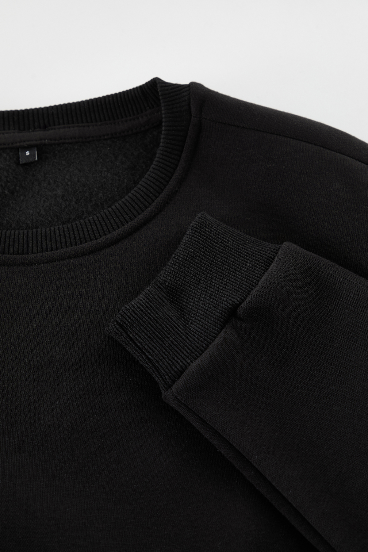 Trendyolmilla  Siyah Oversize/Geniş Kesim Pamuklu Basic İçi Polarlı Kalın Sweatshirt TMNAW25SW00011 - Görsel 3