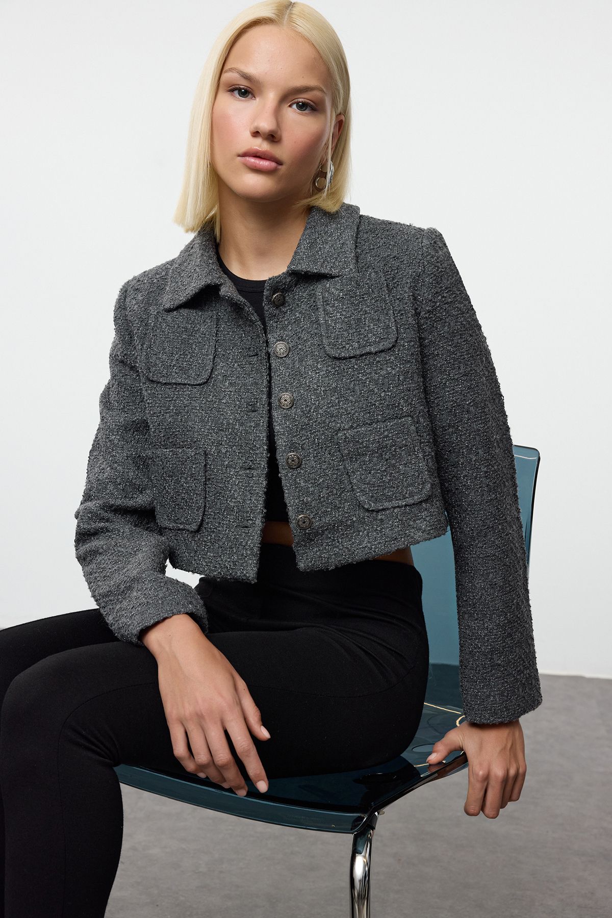 Trendyol Collection Kurtka Tkana W Limitowanej Edycji Gray Crop Twoaw24ce00121 Kobieta - 42