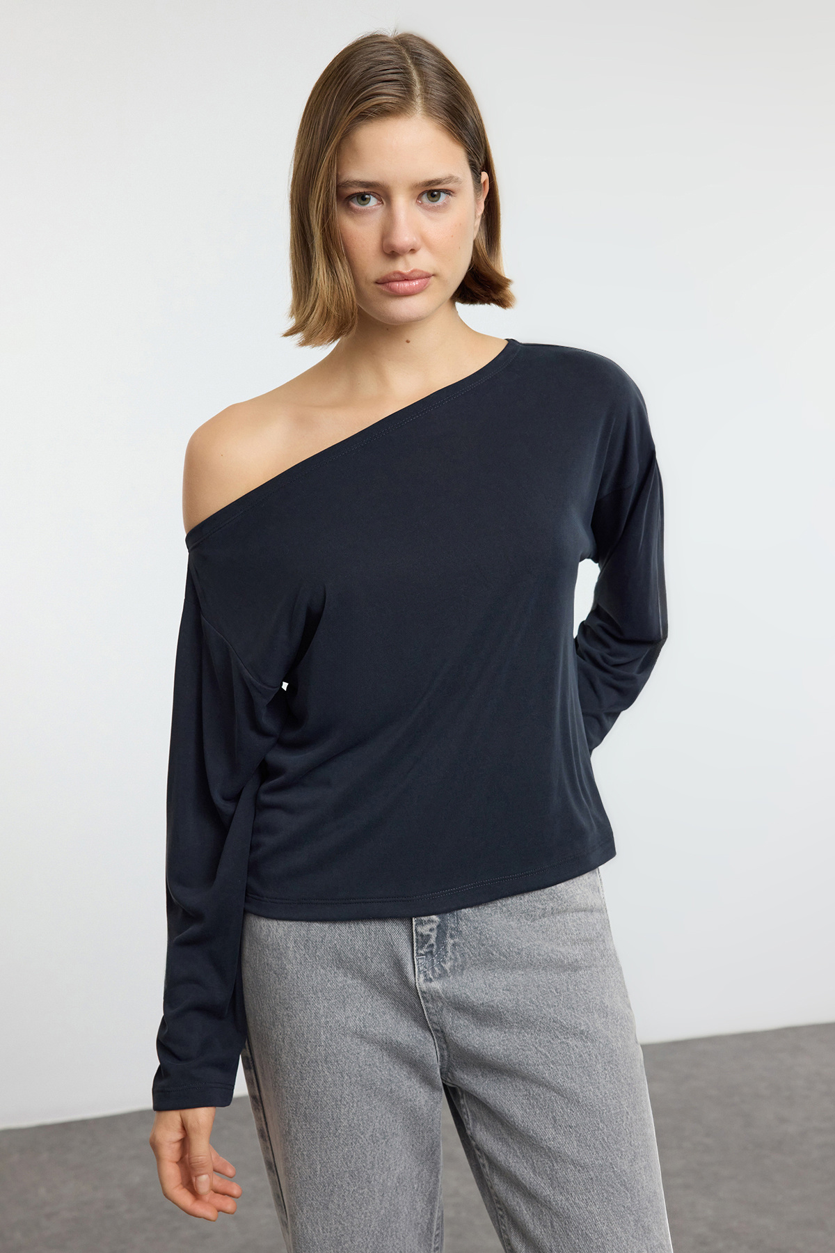 Trendyolmilla  Antrasit More Sustainable Kayık Yaka Relaxed/Rahat Kesim Modal Örme Bluz TWOAW25BZ00282 - Görsel 2