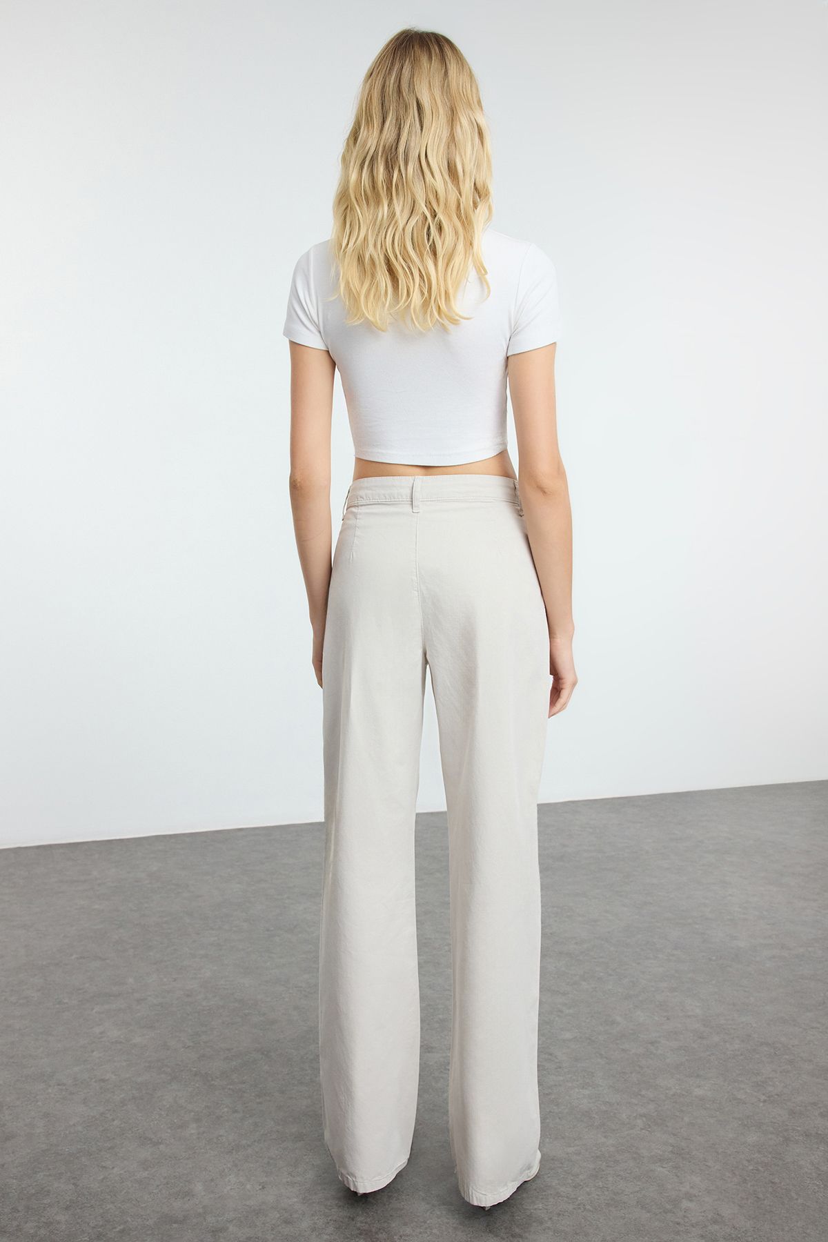 Trendyol Collection-Pantaloni largi plisați cu talie joasă - TWOAW25JE00247 5