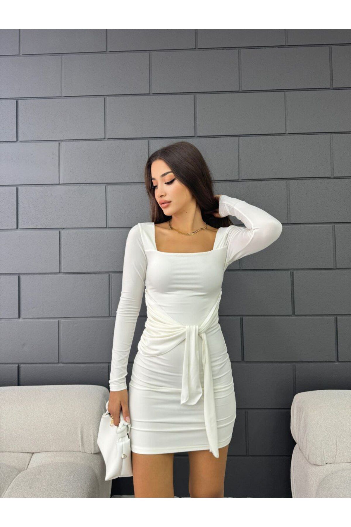 Fav Style Rochie Mini Albă - Guler Pătrat, Mânecă Lungă Și Detaliu De Legare Femeie - M