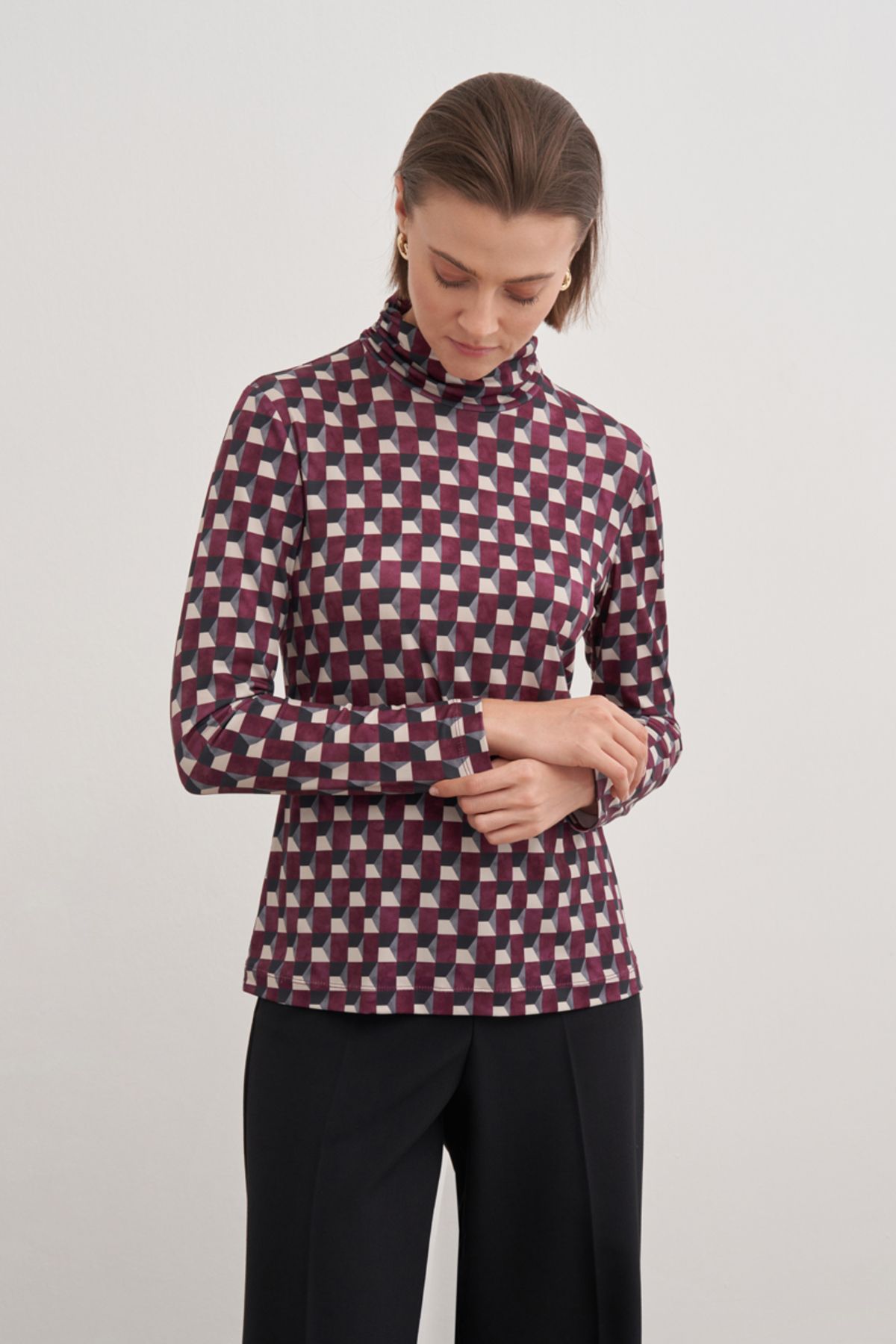 Aker-Judge Collar Patterned Blouse 1