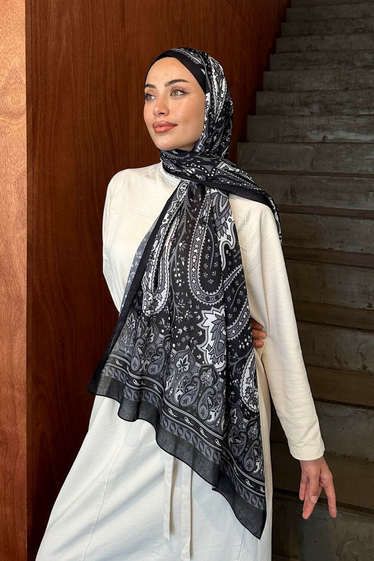 lamelif.com-Black Cotton Shawl - Retro Patterned 4