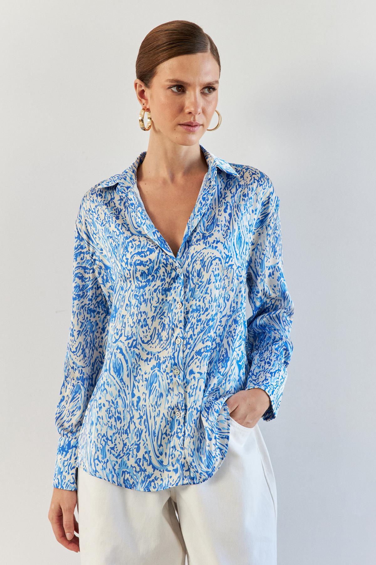YOUR NAME  V Yaka Mavi Desenli Kadın Saten Gömlek - Görsel 5