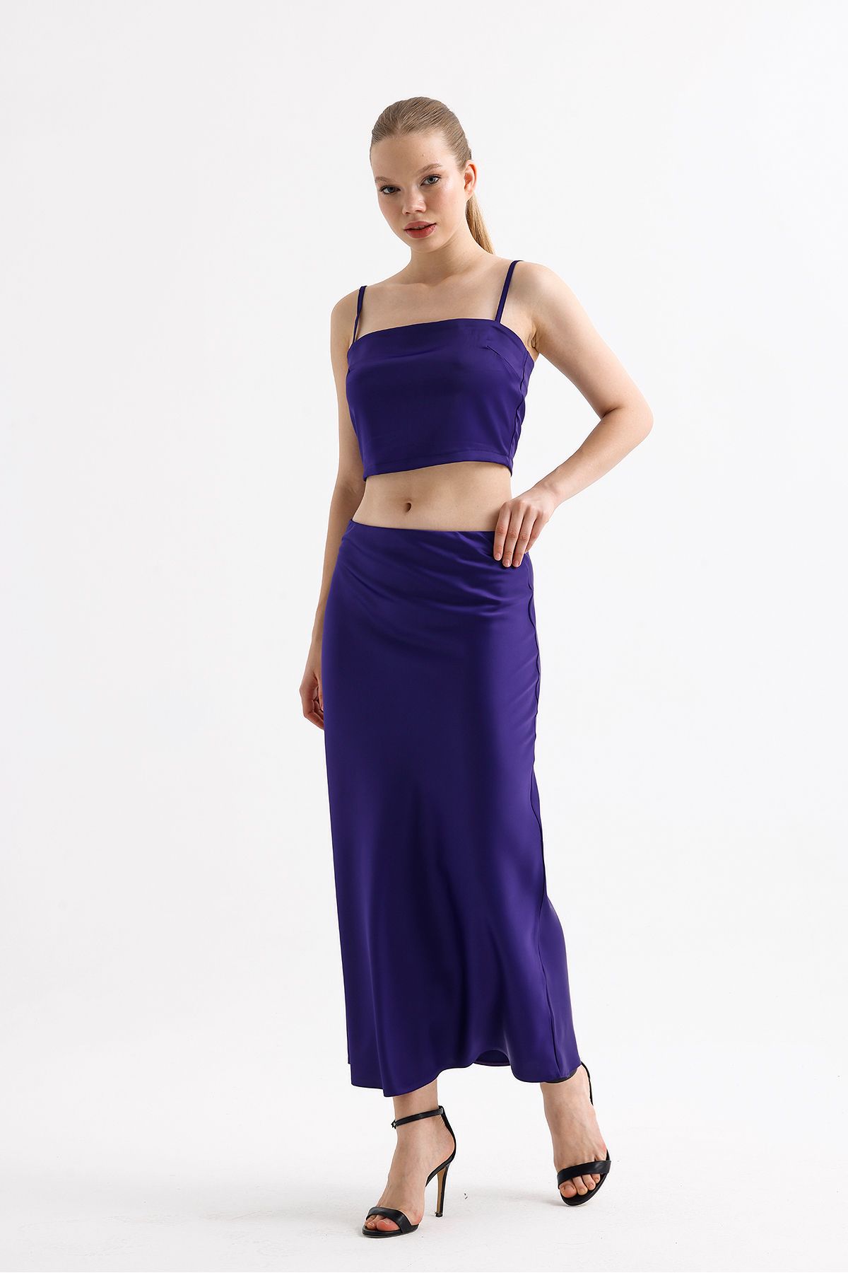 Sense-Quality Z. Satin Long Skirt with Elastic Waist |   Etk35736 Saks 4