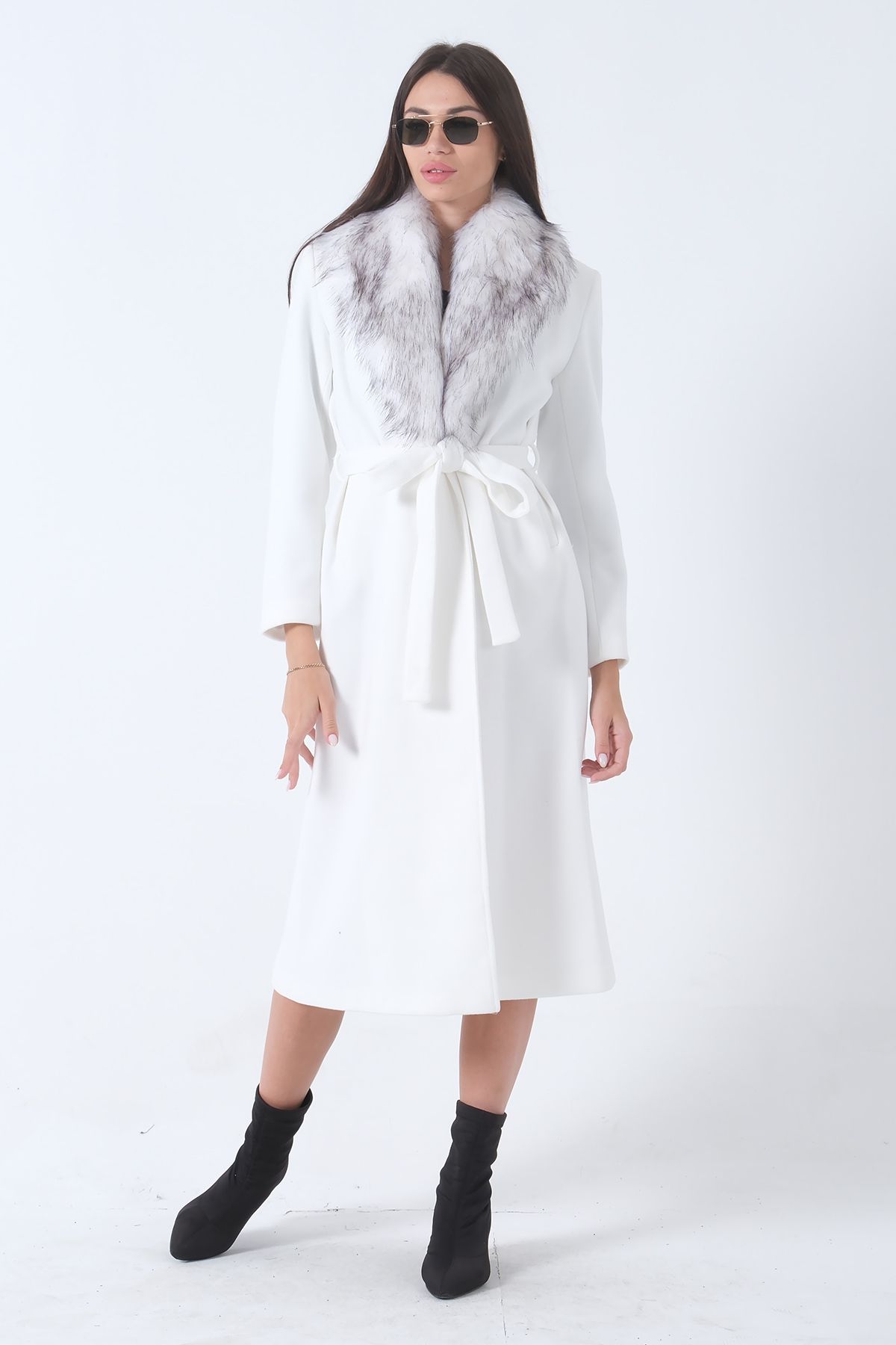 Feminist-White Stamped Coat - With Mobile Fur and Lining0108070 5