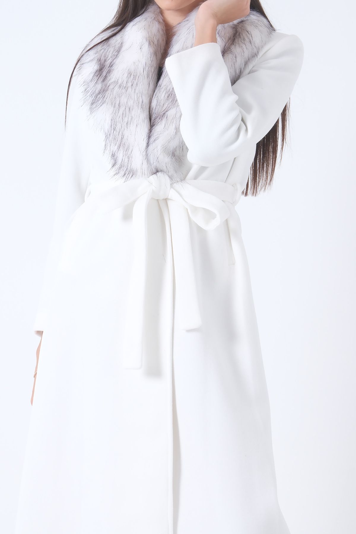 Feminist-White Stamped Coat - With Mobile Fur and Lining0108070 1