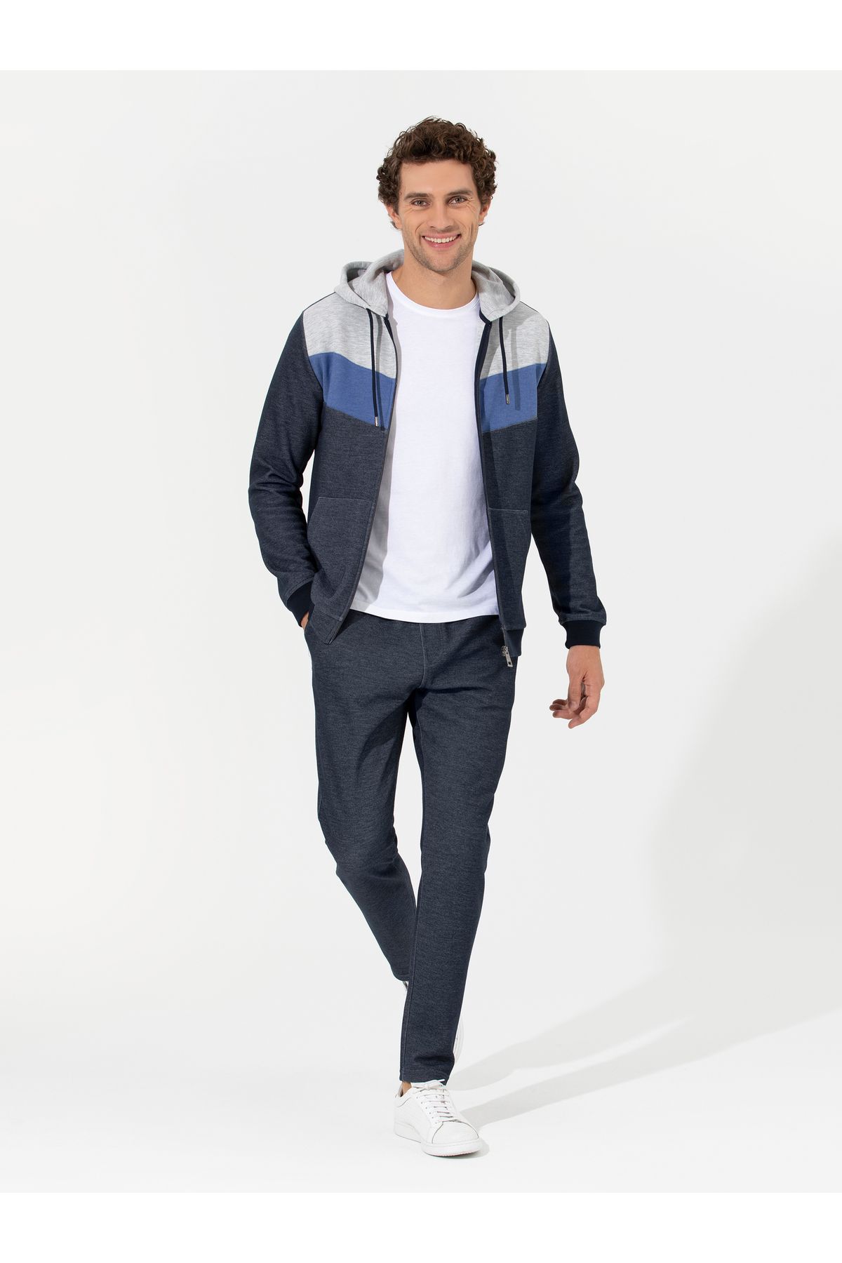 شلوار گرمکن آبی مردانه NAVY FIT شش اورجینال کاشارل Cacharel