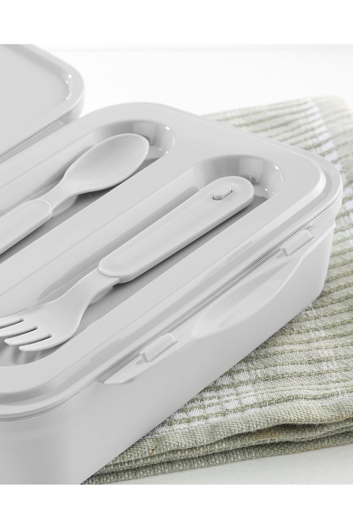 Madame Coco-Diurne Rectangular Base Recommended Lunch Box 3