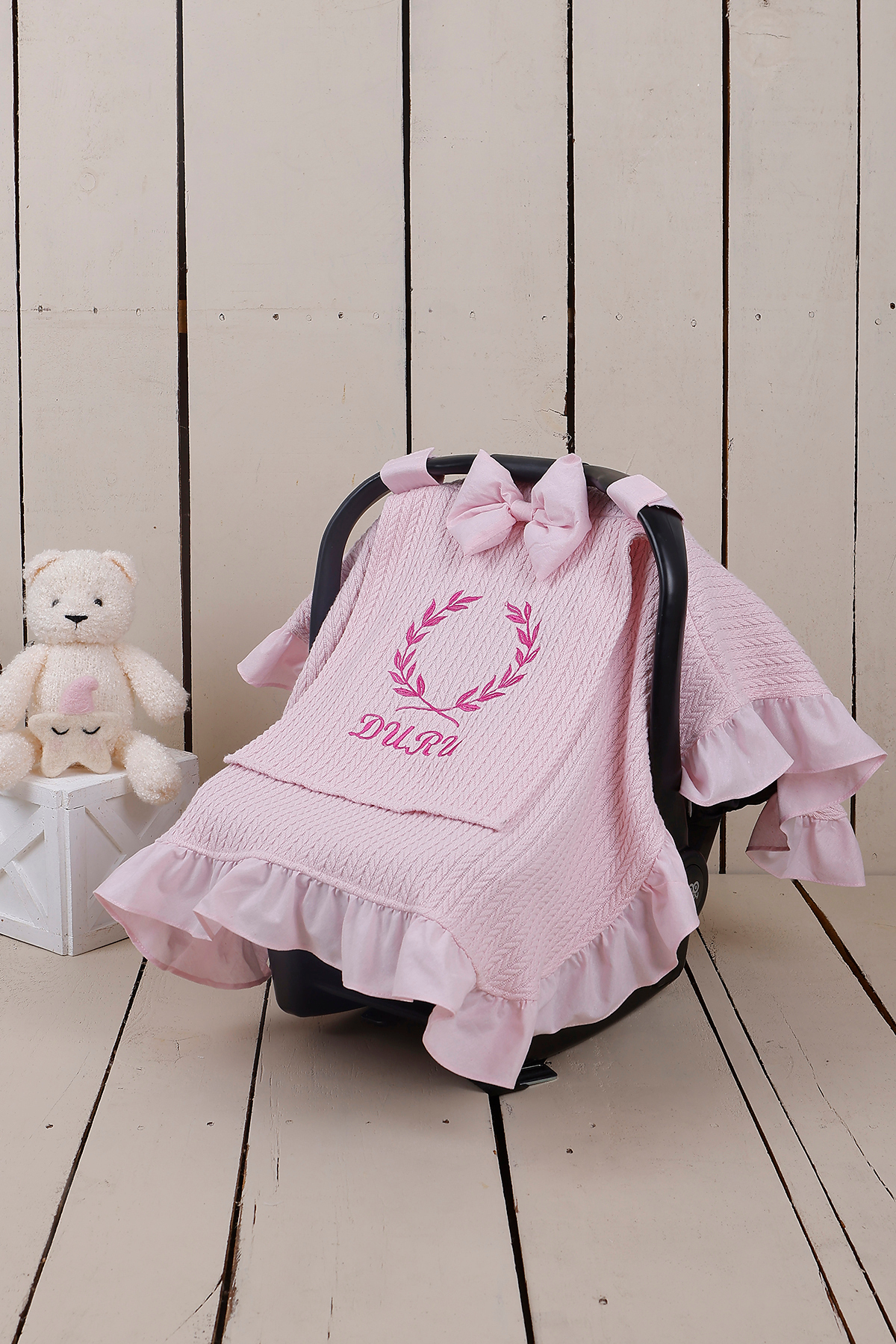 JUNİPERUS Pike Fırfırlı Kişiye Özel Nakışlı Puset Örtüsü fotoğrafı 4 (önizleme)