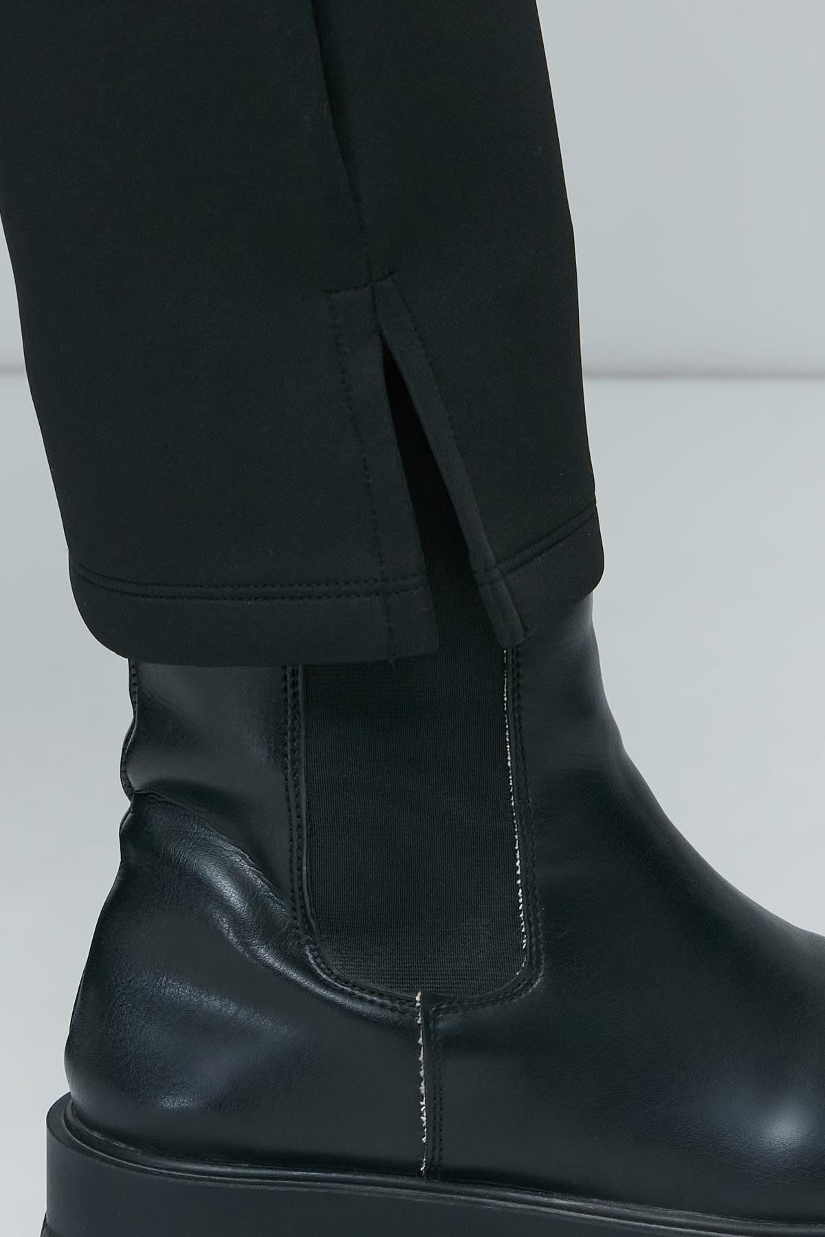 C&City-Schwarze Jogginghose mit ausgestelltem Bein und Schlitz 843 4