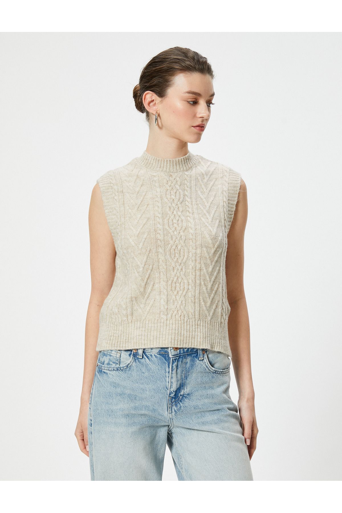 Koton-Textured Crew Neck Sleeveless Hair Knit Sweater 3