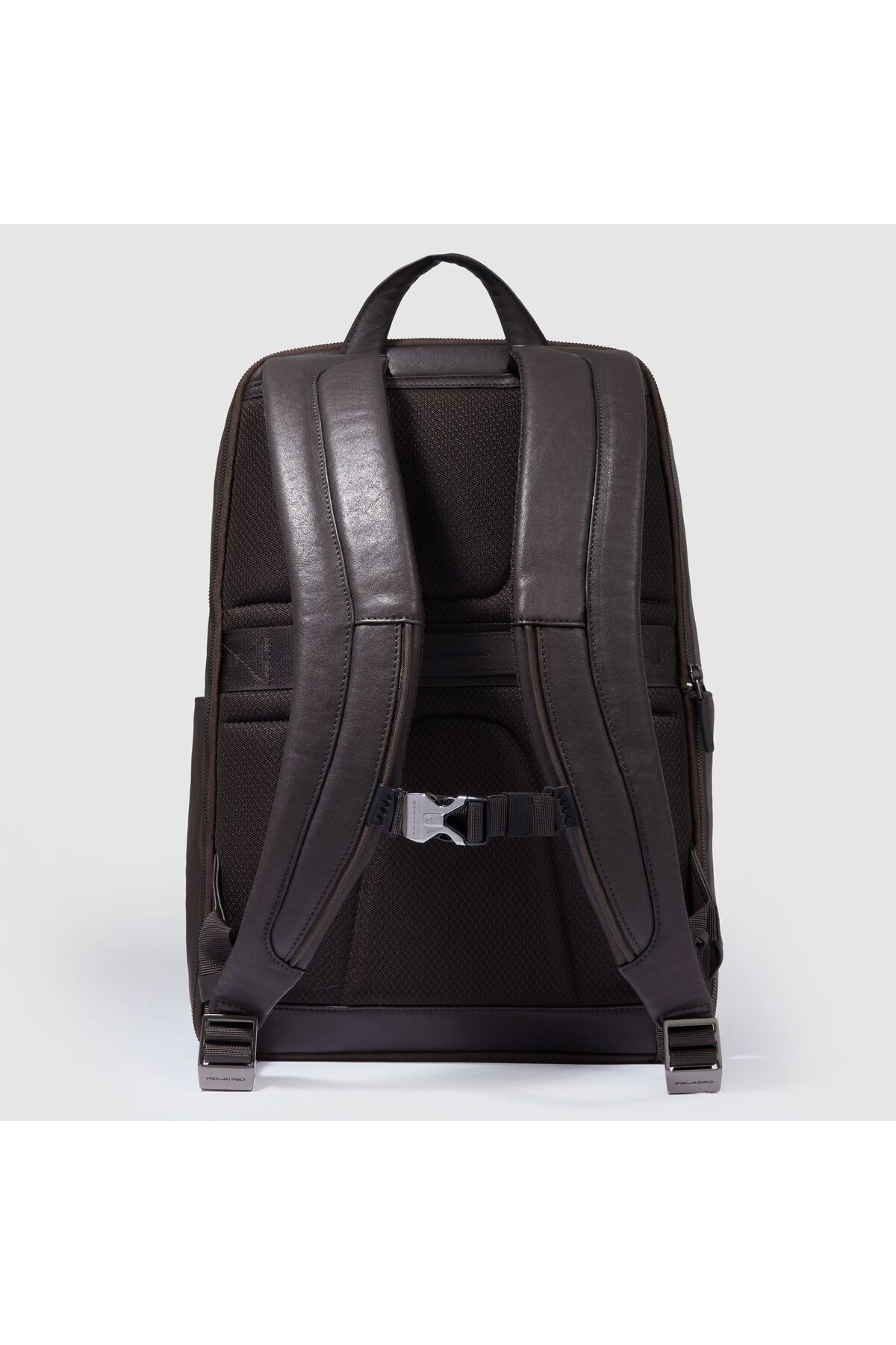 PIQUADRO-Black Square Daypack Leather 38 cm Laptop compartment 2