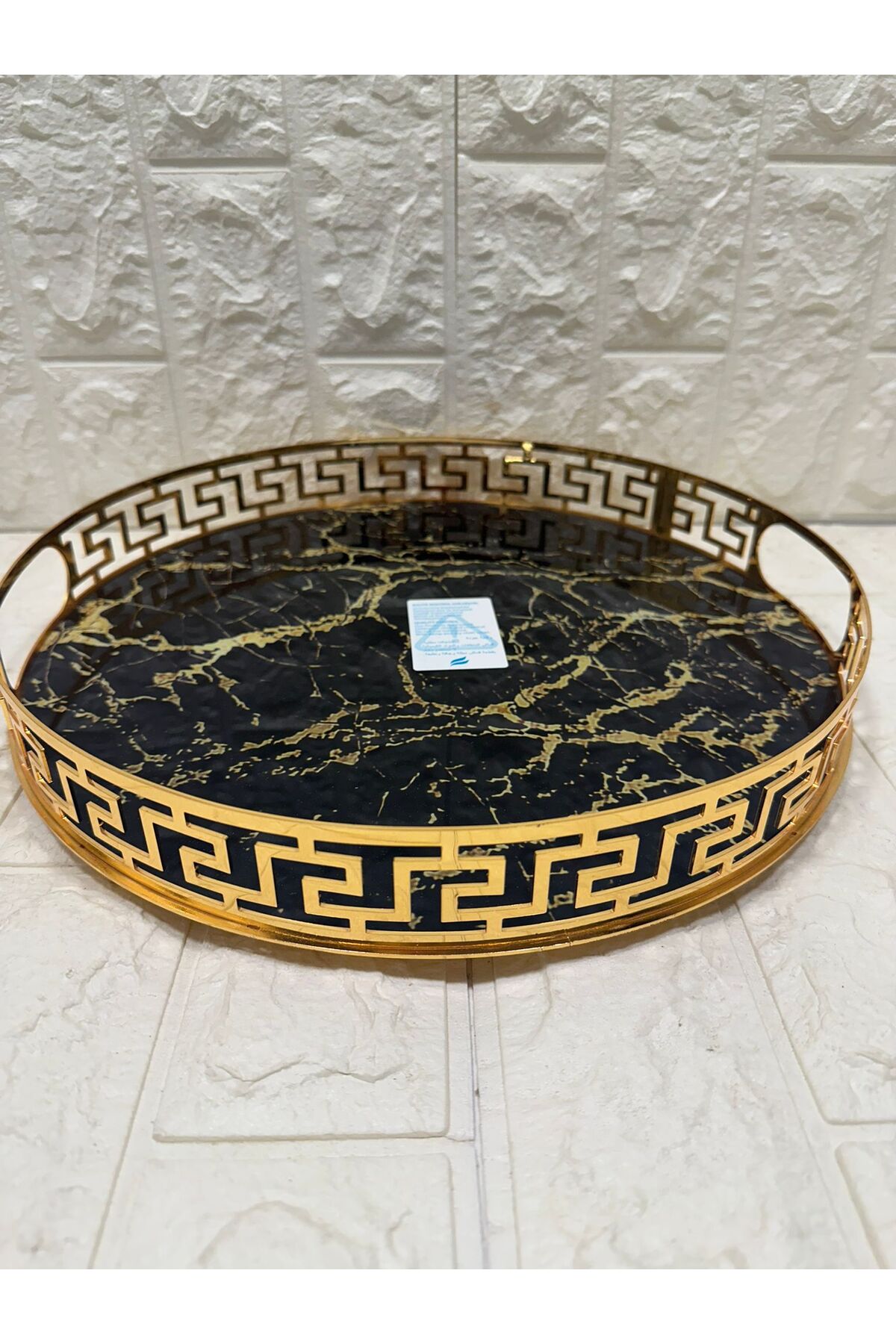 Yuvarlak Büyük Gold Metal Cam Tepsi 35 cm, şık ve dayanıklı mutfak aksesuarı